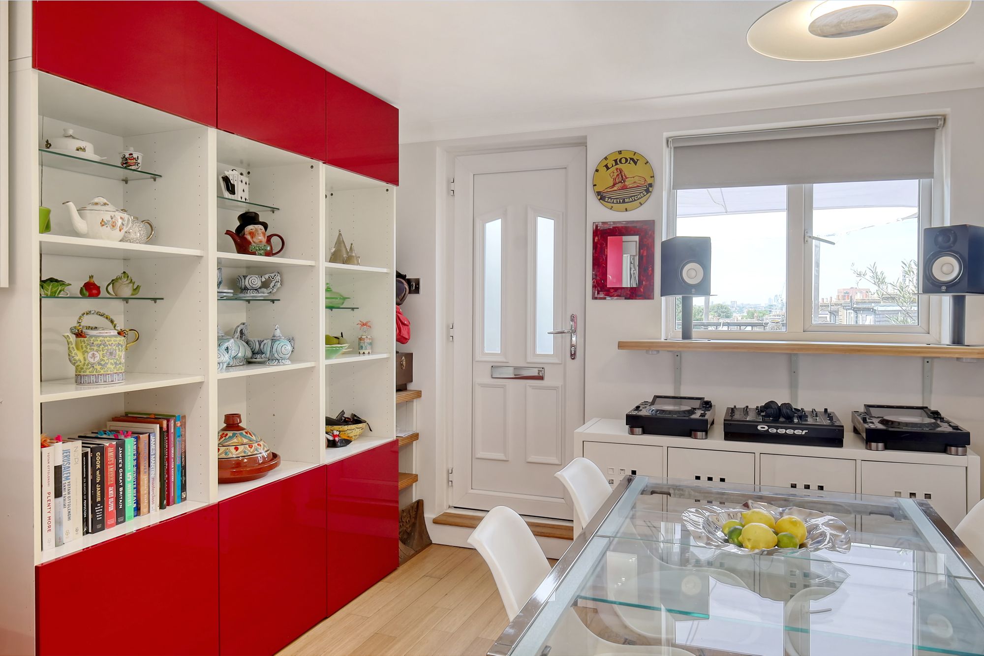 2 bed flat for sale in Hoe Street, London, E17  - Property Image 7