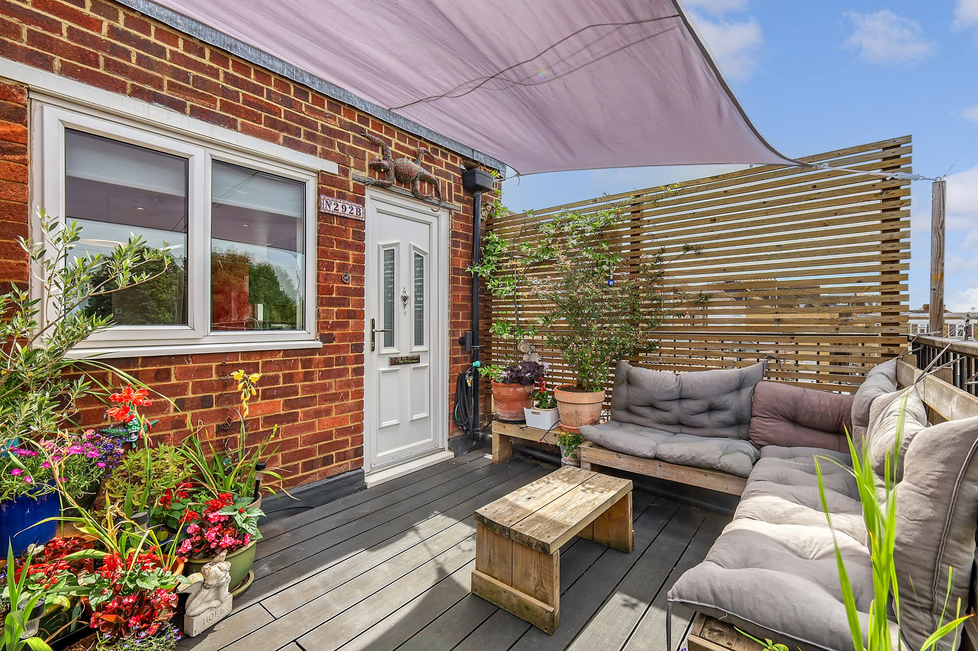 2 bed flat for sale in Hoe Street, London, E17 3