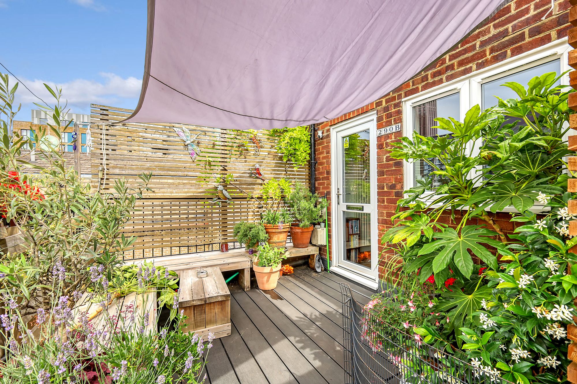 2 bed flat for sale in Hoe Street, London, E17 4