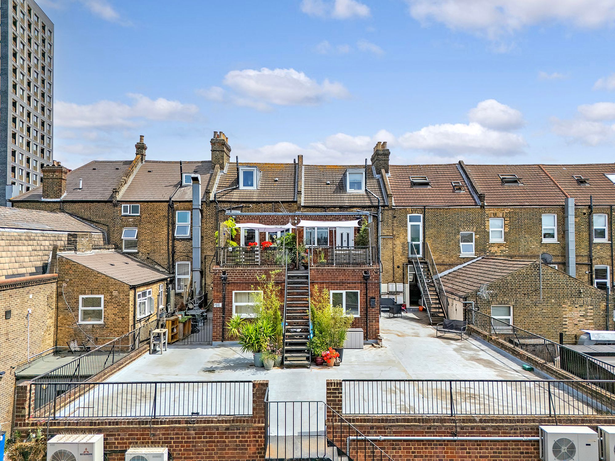 2 bed flat for sale in Hoe Street, London, E17 17