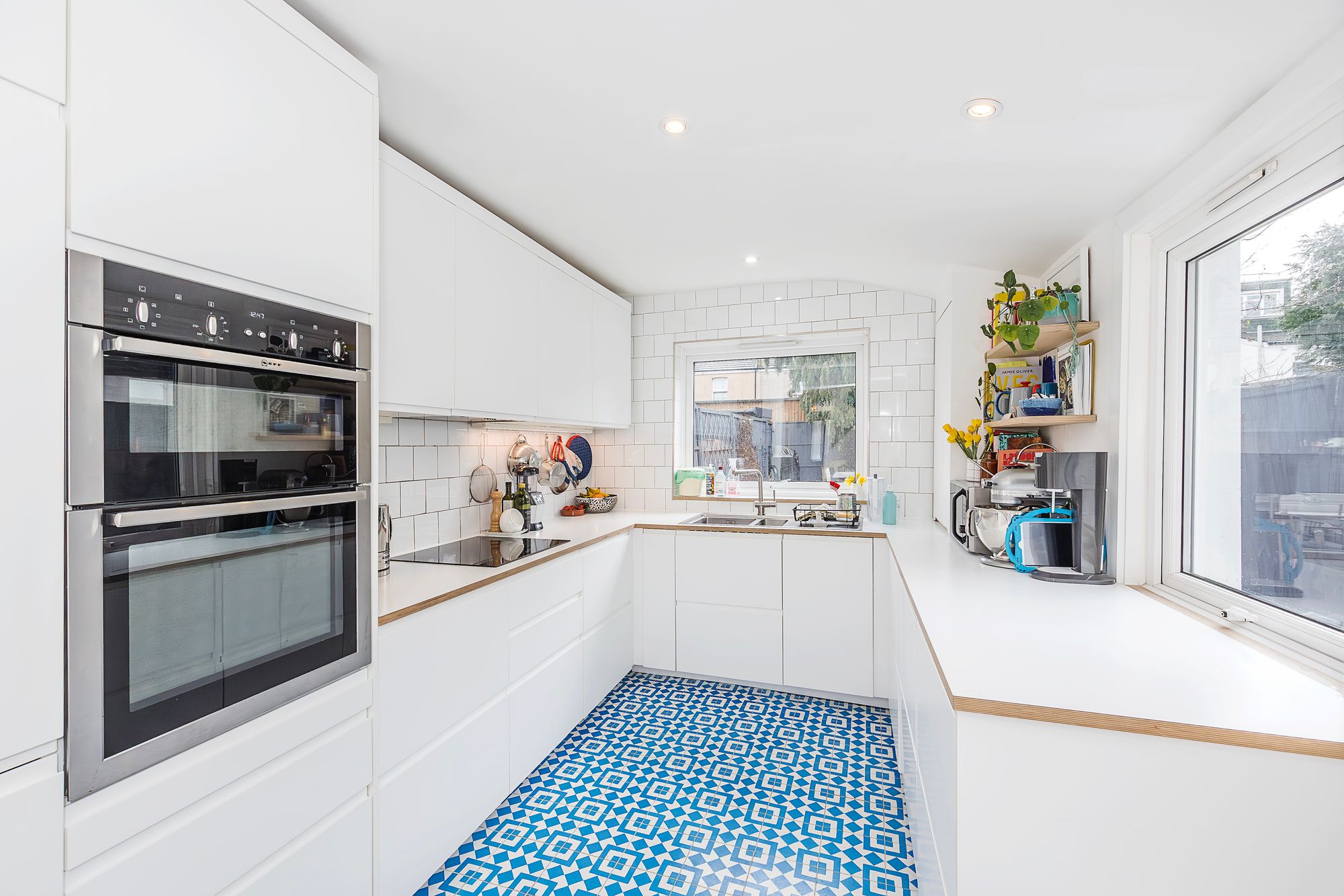 2 bed flat to rent in Stewart Road, Leytonstone, E15 6