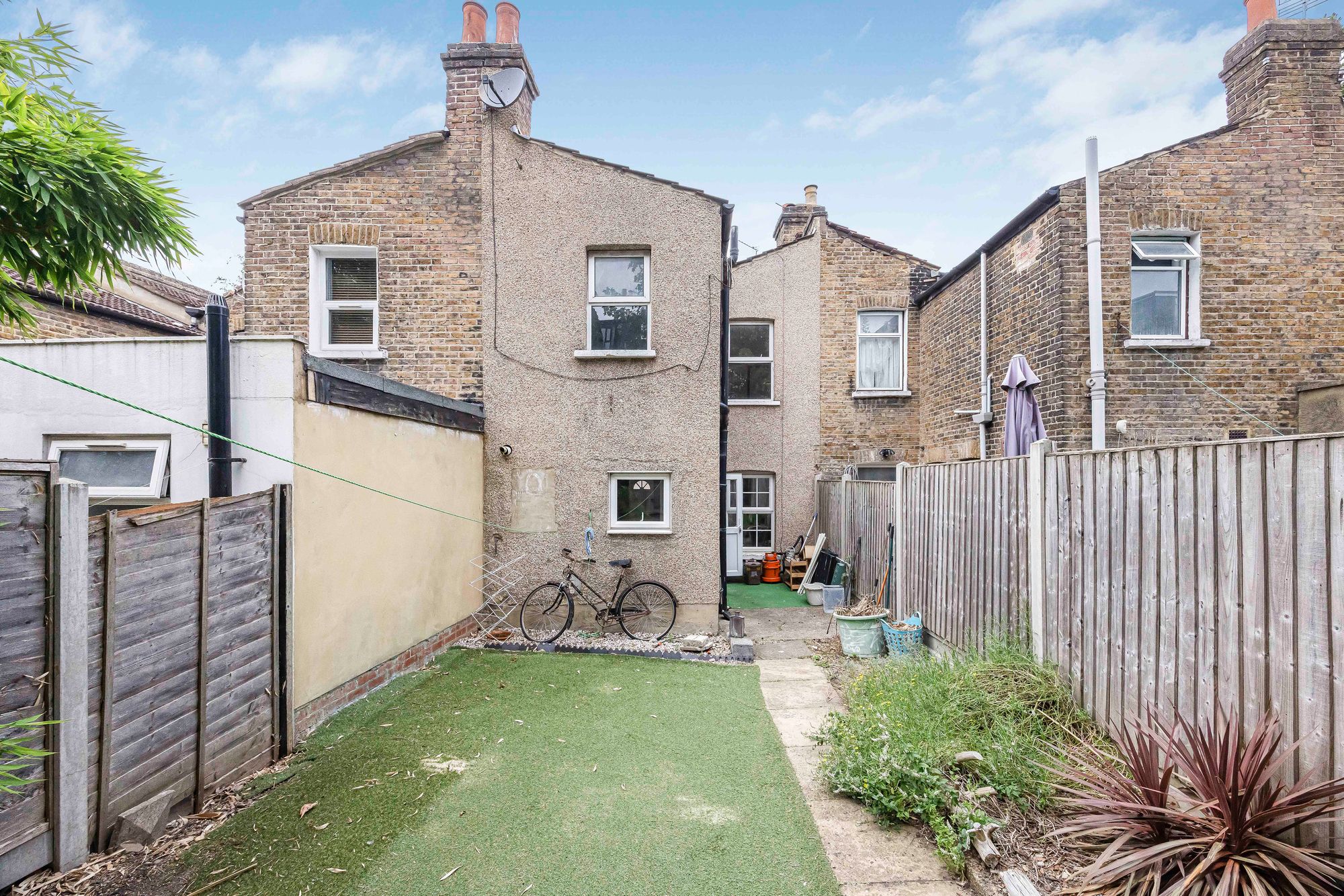 2 bed house for sale in Dawlish Road, London, E10  - Property Image 10