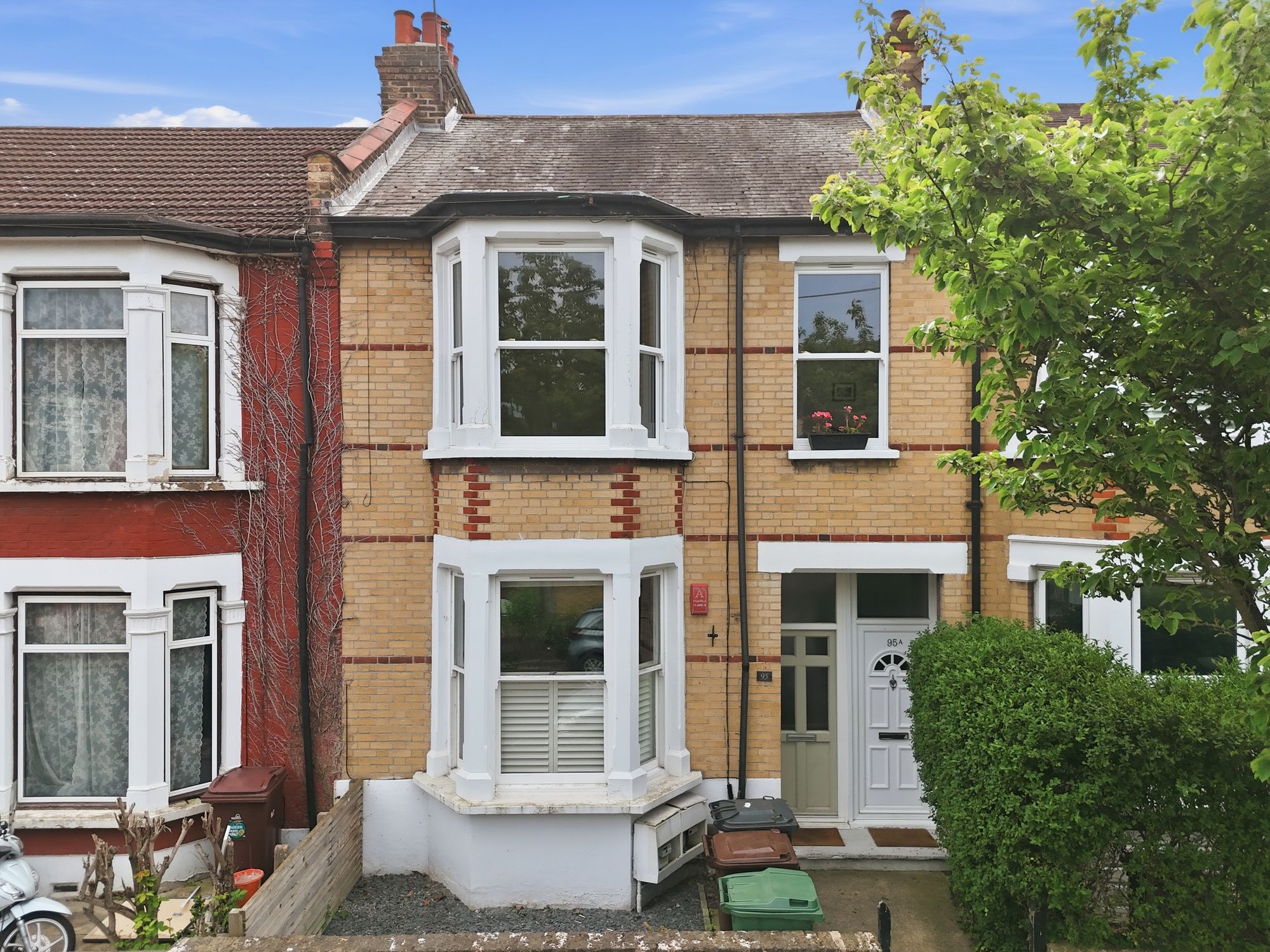 2 bed flat for sale in Tyndall Road, Leyton, E10 - Property Image 1