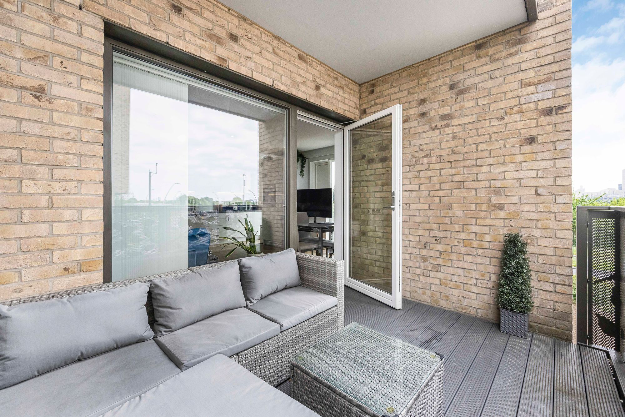 2 bed apartment for sale in Linnet House, Dunedin Road, Leyton, E10 13