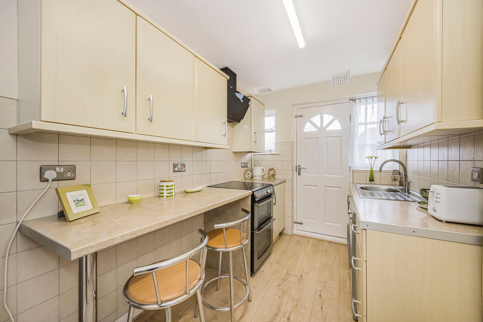 2 bed flat for sale in Bulwer Court, Bulwer Court Road, E11  - Property Image 4