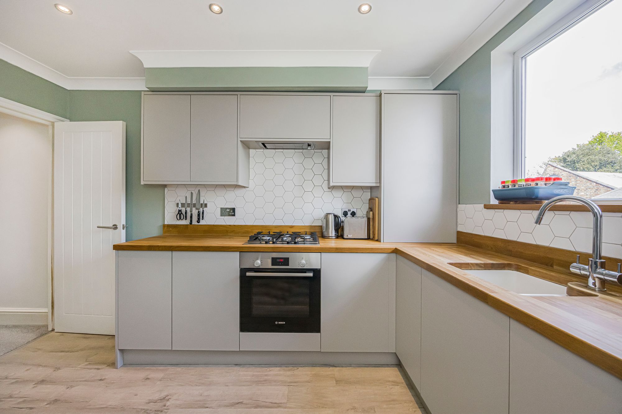 2 bed flat for sale in Norlington Road, Leyton, E10 3