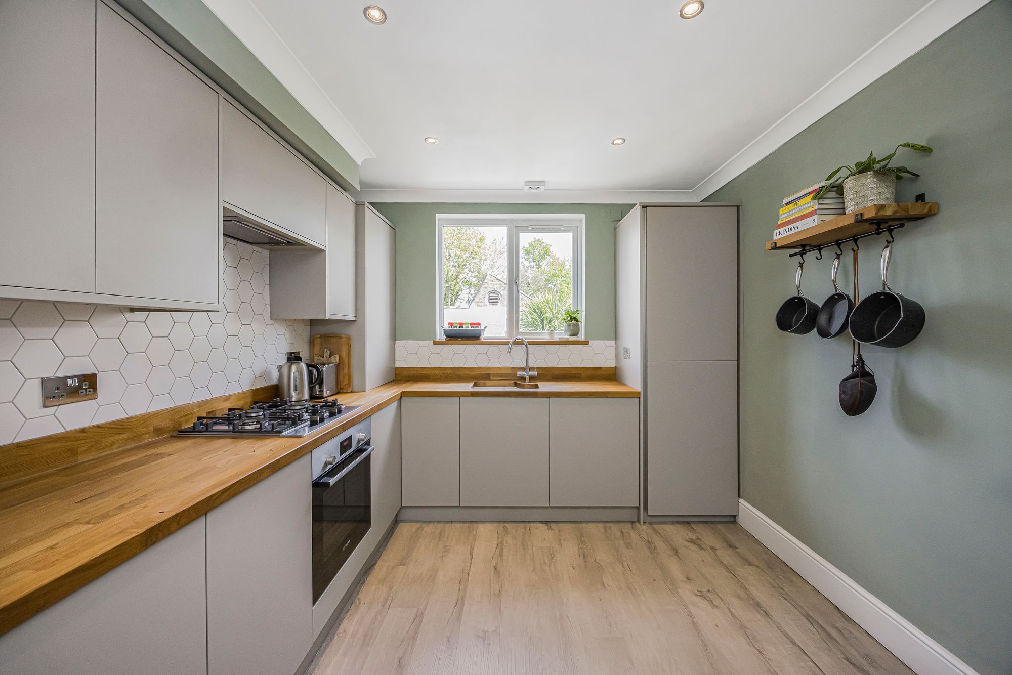 2 bed flat for sale in Norlington Road, Leyton, E10 5