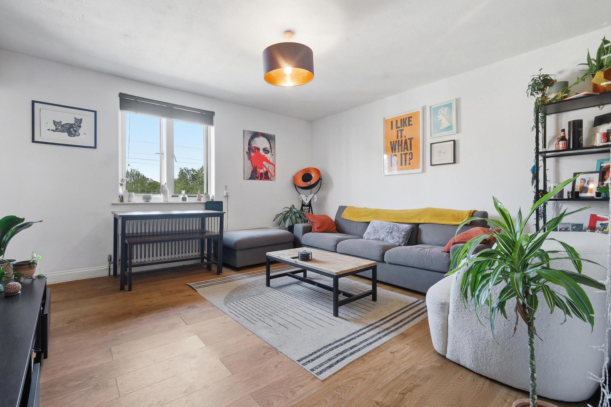 2 bed flat for sale in Grange Park Road, Leyton, E10