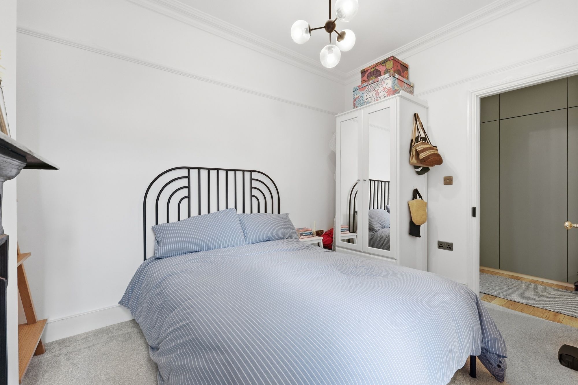 2 bed flat for sale in Newport Road, Leyton, E10 10