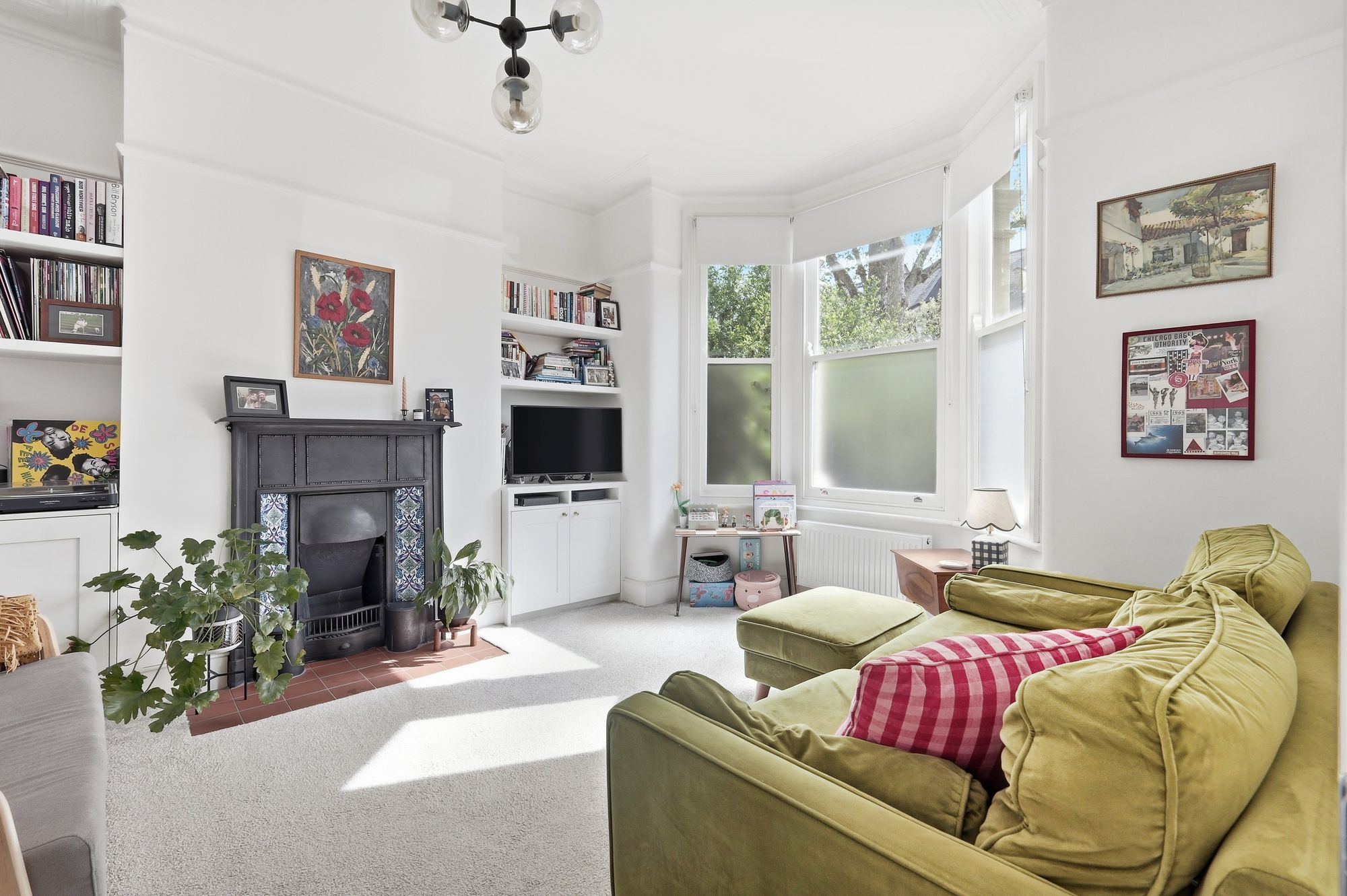 2 bed flat for sale in Newport Road, Leyton, E10  - Property Image 3