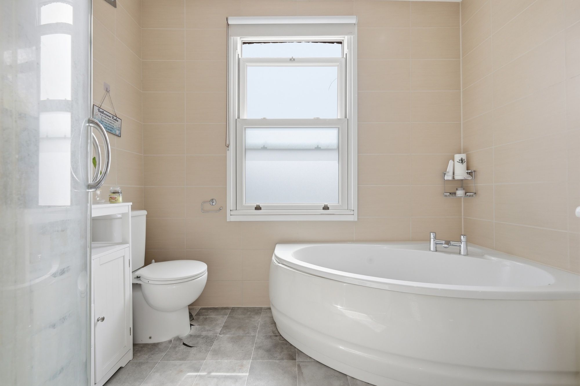 2 bed mid-terraced house for sale in Blenheim Road, Walthamstow, E17 16