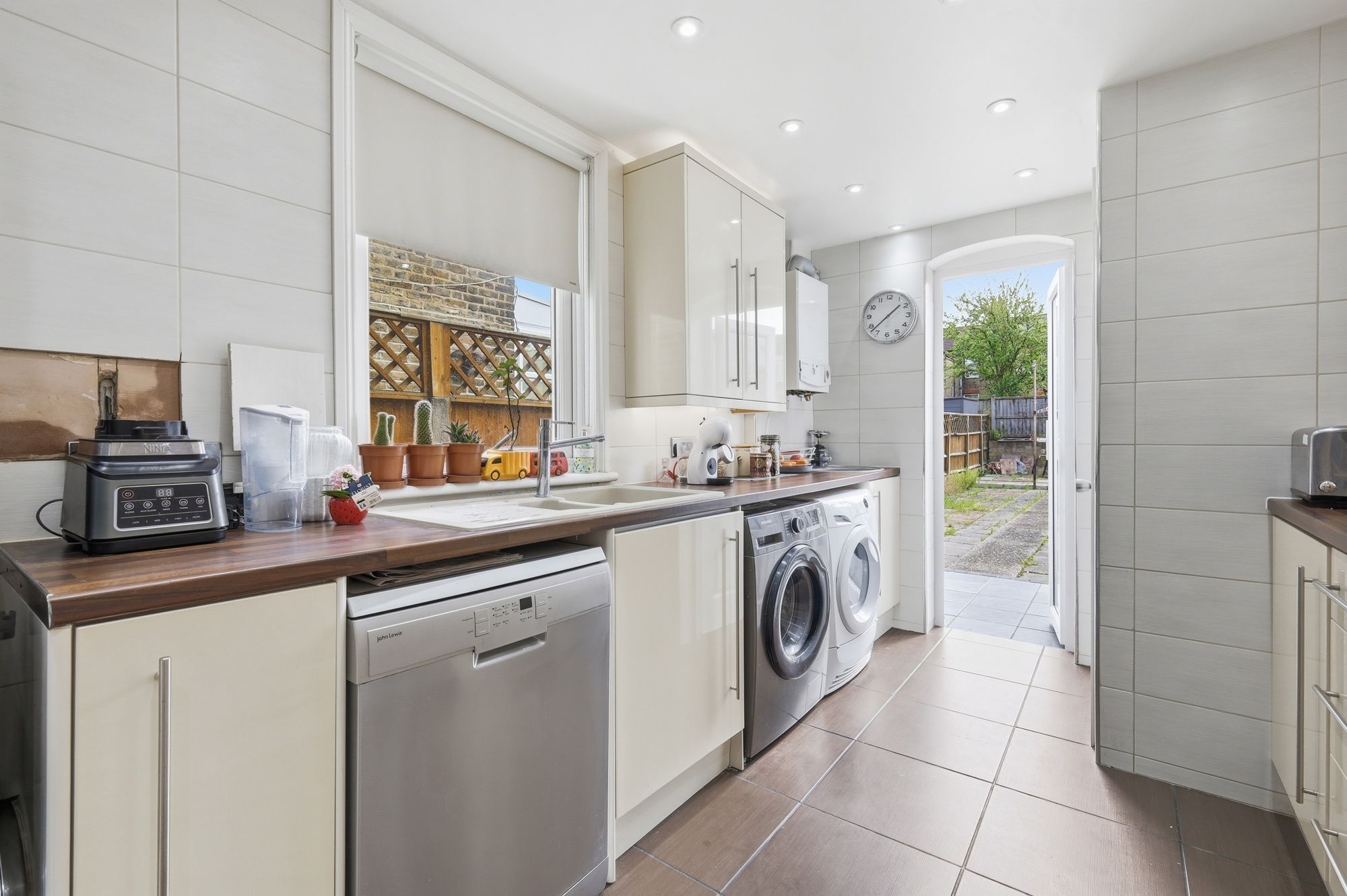 2 bed mid-terraced house for sale in Blenheim Road, Walthamstow, E17  - Property Image 10