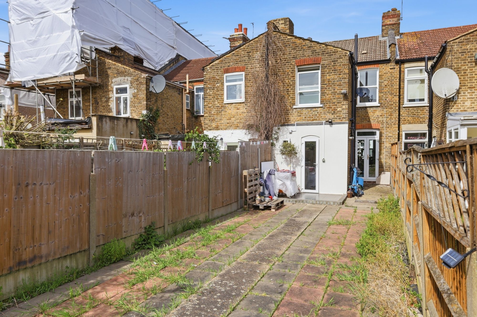 2 bed mid-terraced house for sale in Blenheim Road, Walthamstow, E17 20