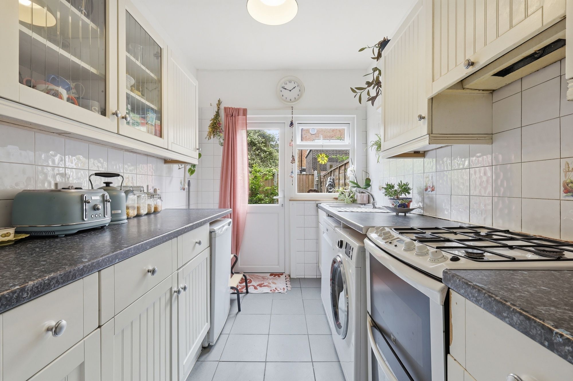 3 bed terraced house for sale in Scotts Road, Leyton, E10  - Property Image 3