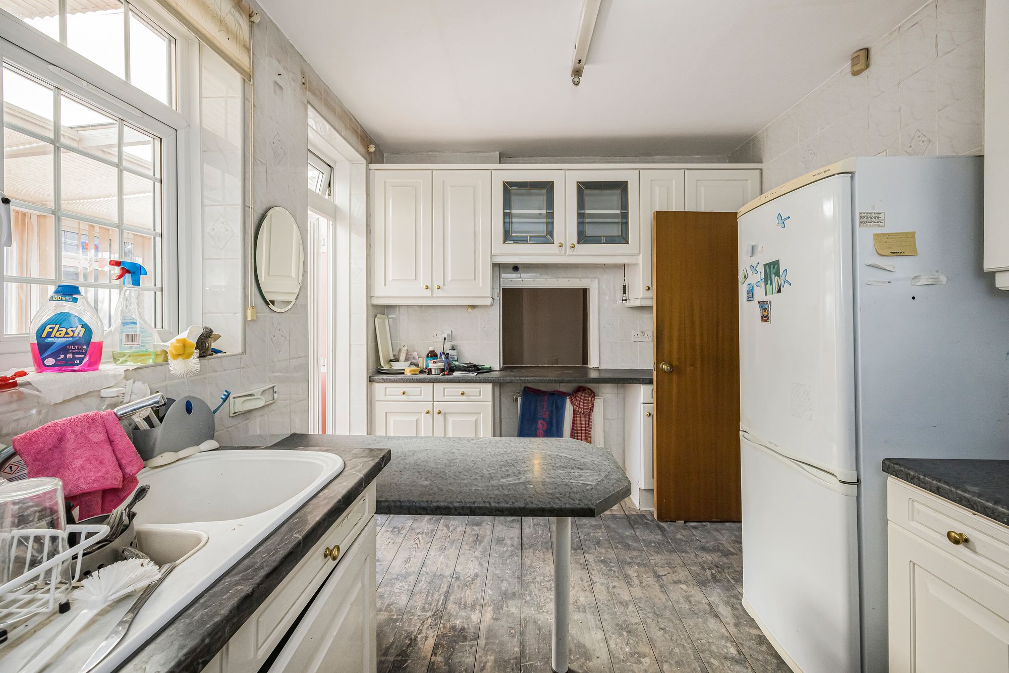 4 bed detached house for sale in Essex Road, Leyton, E10  - Property Image 3