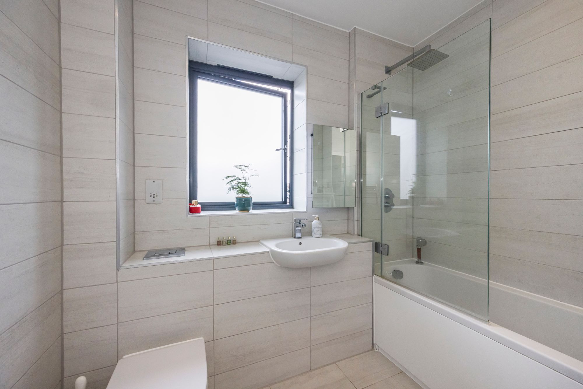 1 bed apartment for sale in Buckland Road, London, E10 10