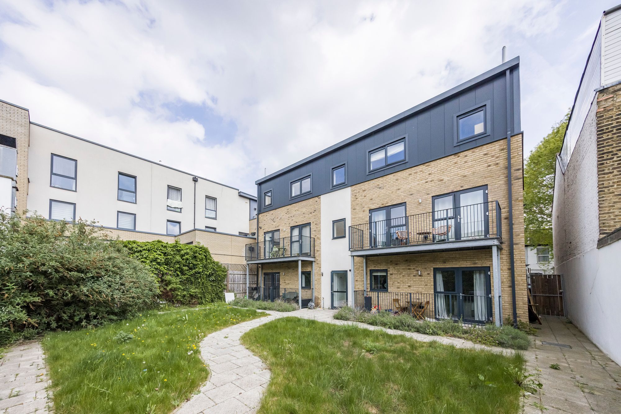 1 bed apartment for sale in Buckland Road, London, E10  - Property Image 13