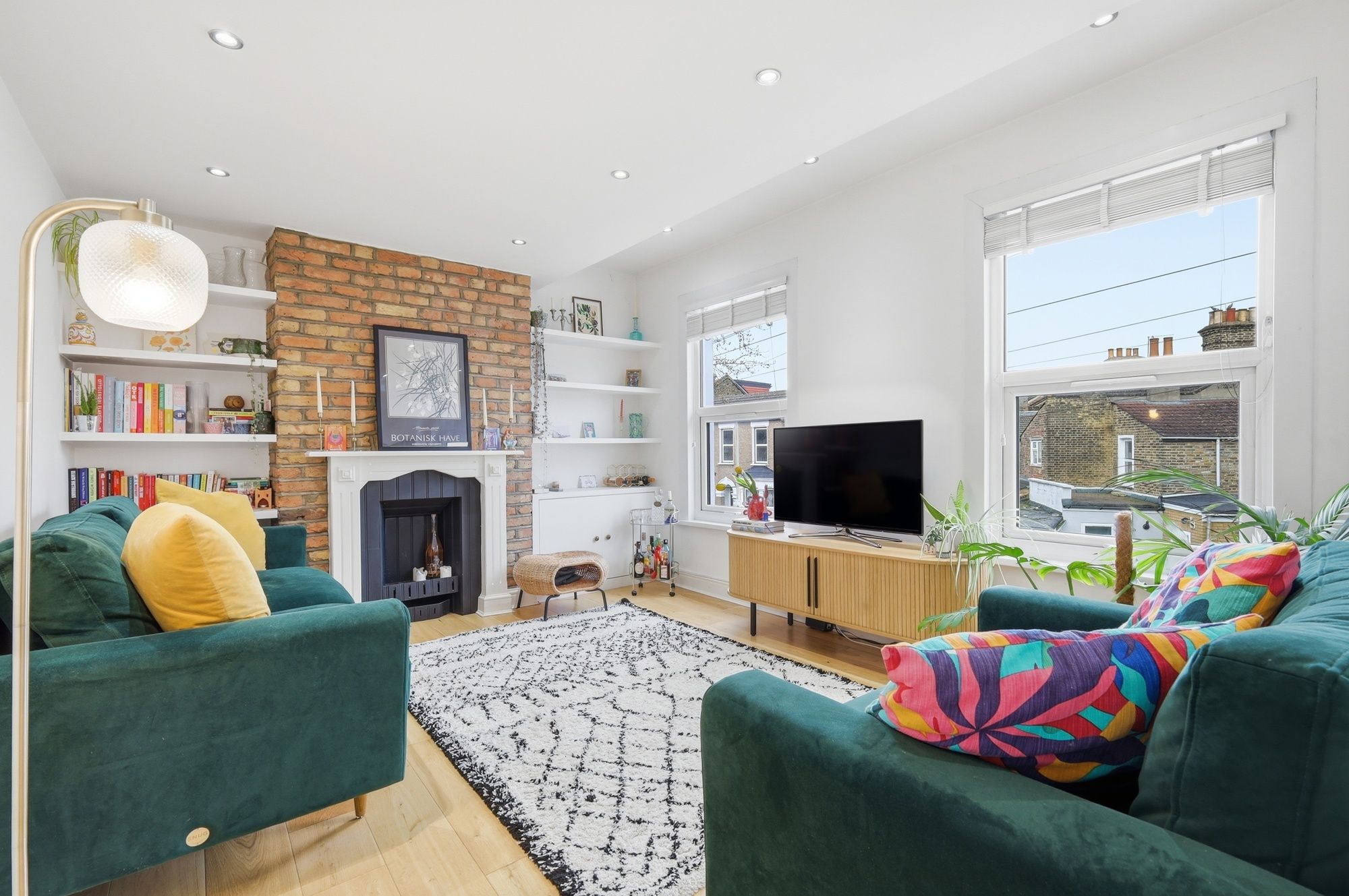 2 bed flat for sale in Buckland Road, Leyton, E10  - Property Image 2