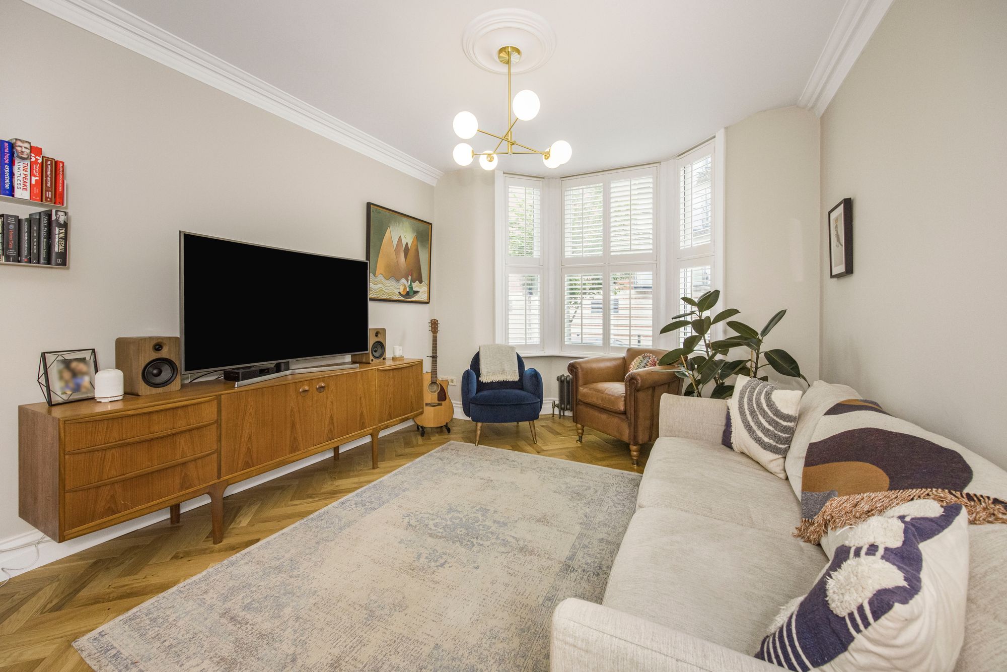 2 bed flat for sale in Brisbane Road, Leyton, E10 - Property Image 1