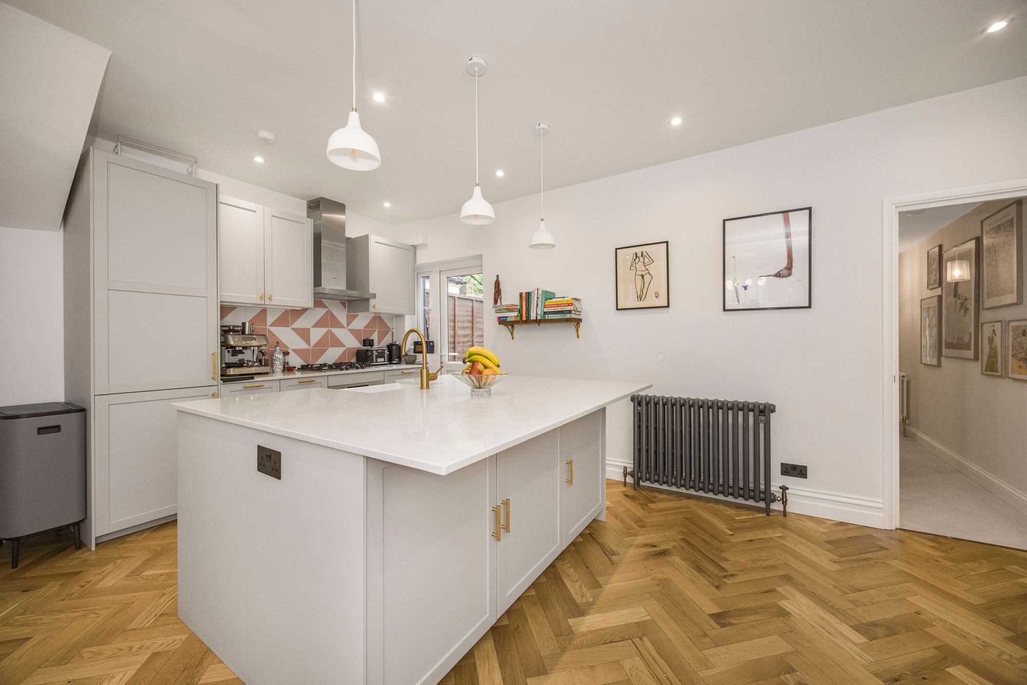 2 bed flat for sale in Brisbane Road, Leyton, E10 7