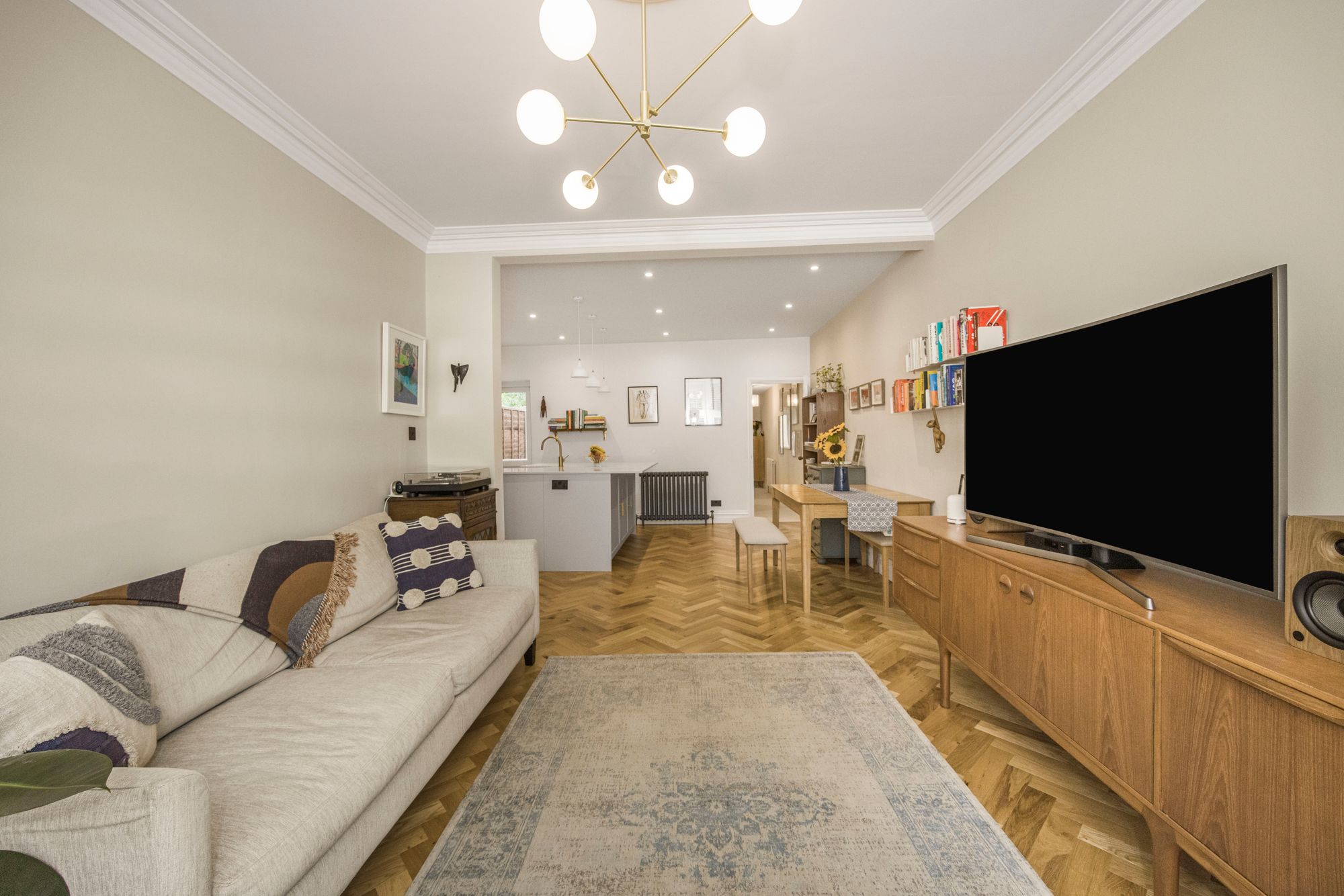 2 bed flat for sale in Brisbane Road, Leyton, E10 2