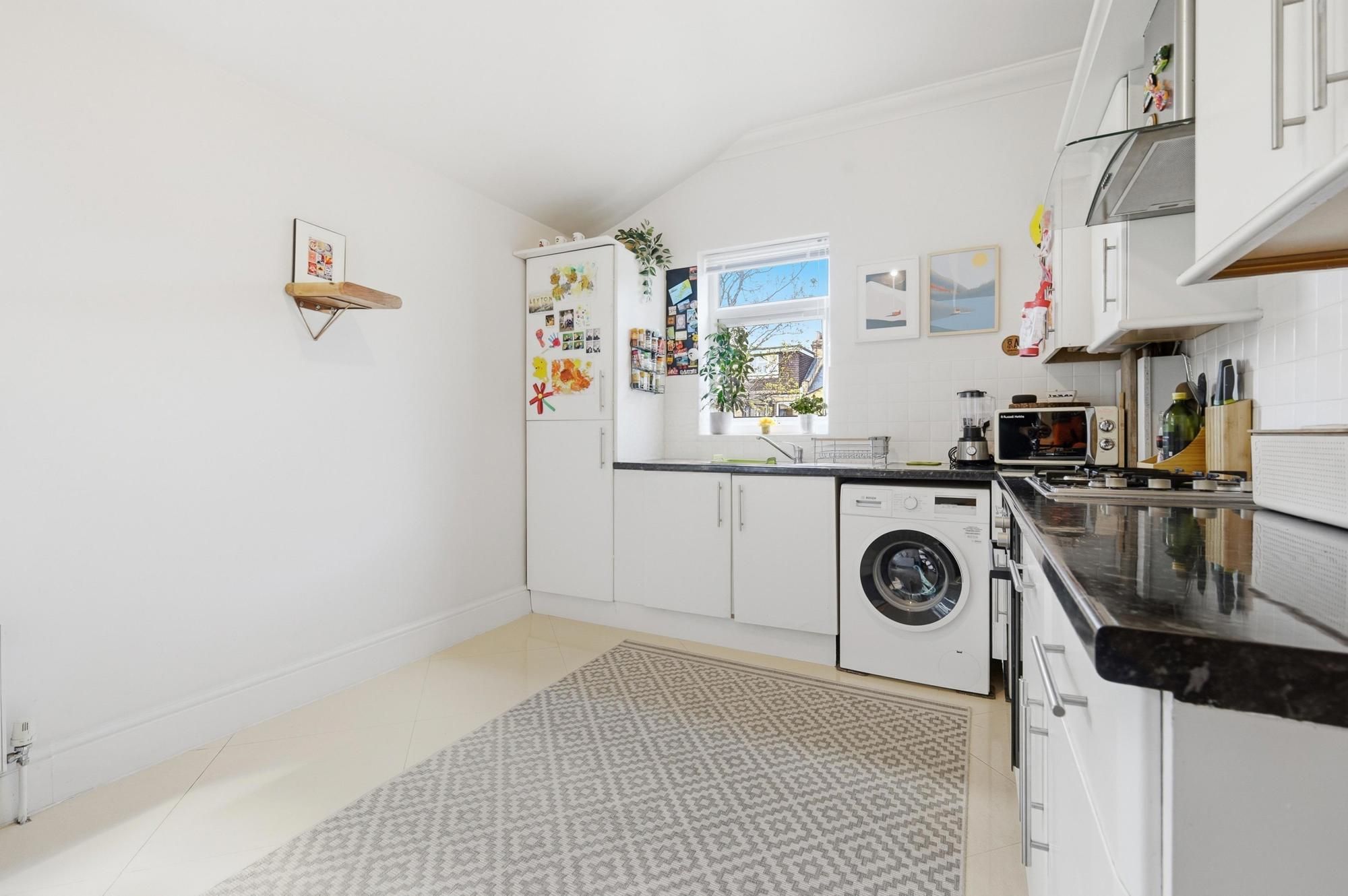 2 bed flat for sale in Claude Road, Leyton, E10 5