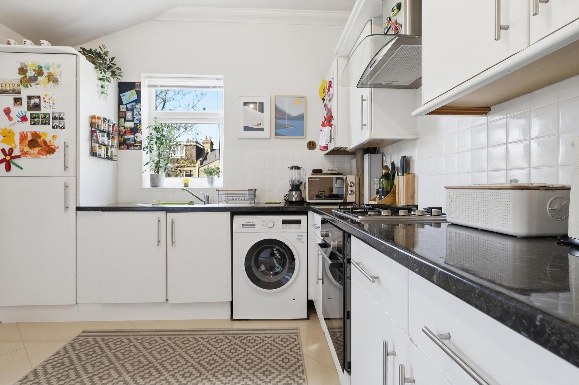 2 bed flat for sale in Claude Road, Leyton, E10 4