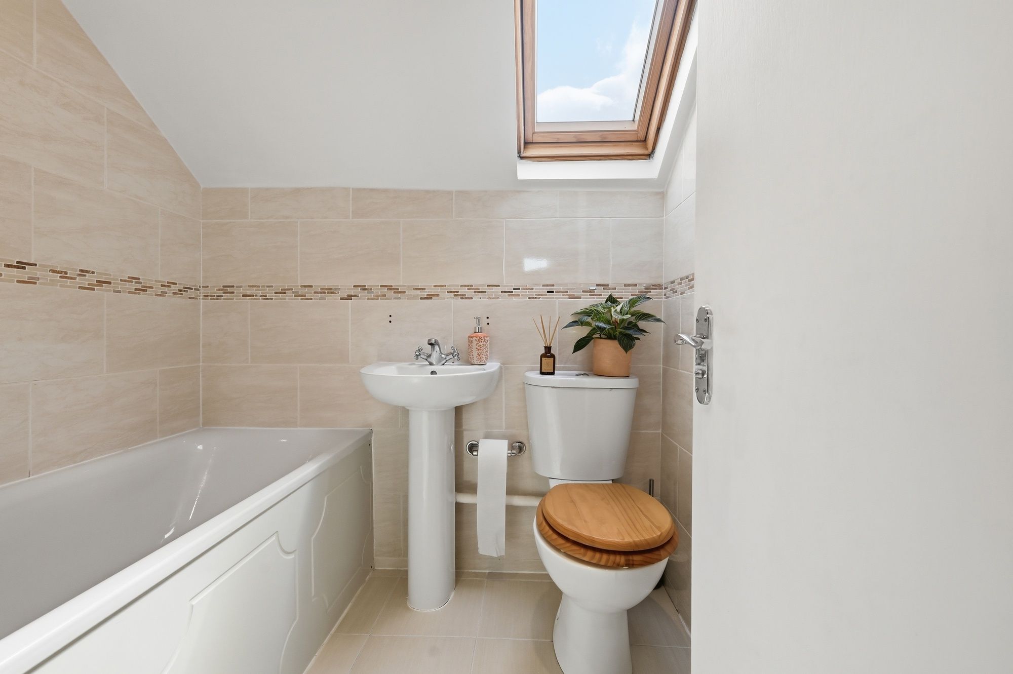 2 bed flat for sale in Claude Road, Leyton, E10  - Property Image 10
