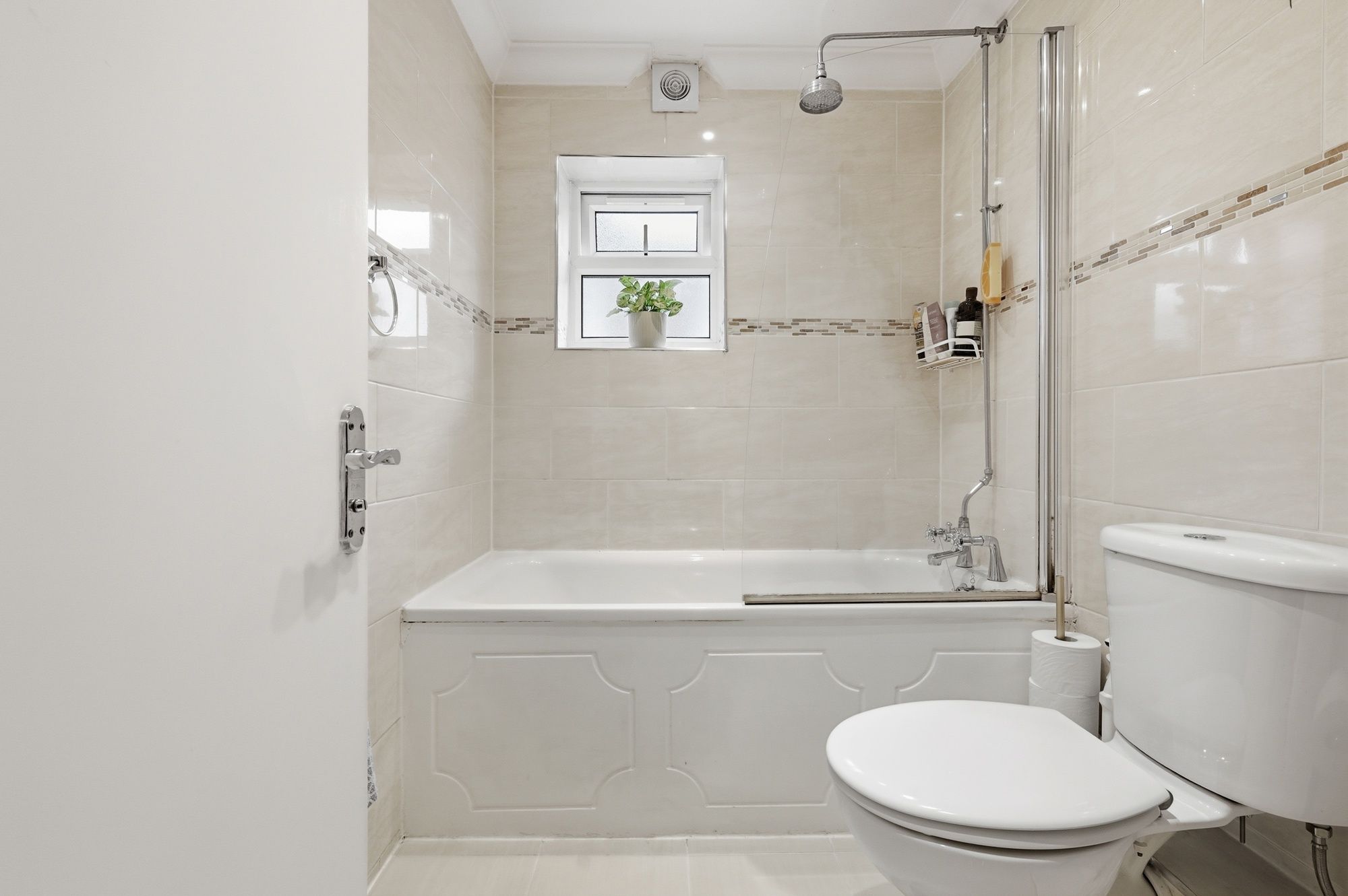 2 bed flat for sale in Claude Road, Leyton, E10  - Property Image 11
