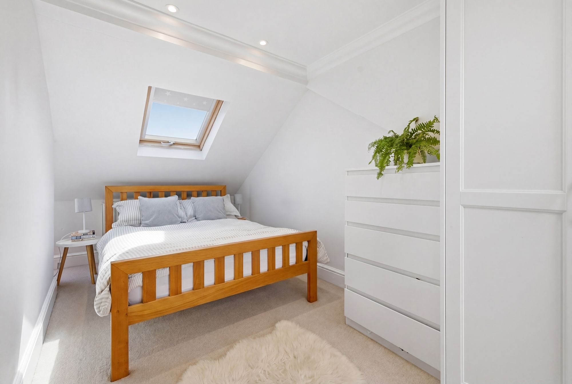 2 bed flat for sale in Claude Road, Leyton, E10 8