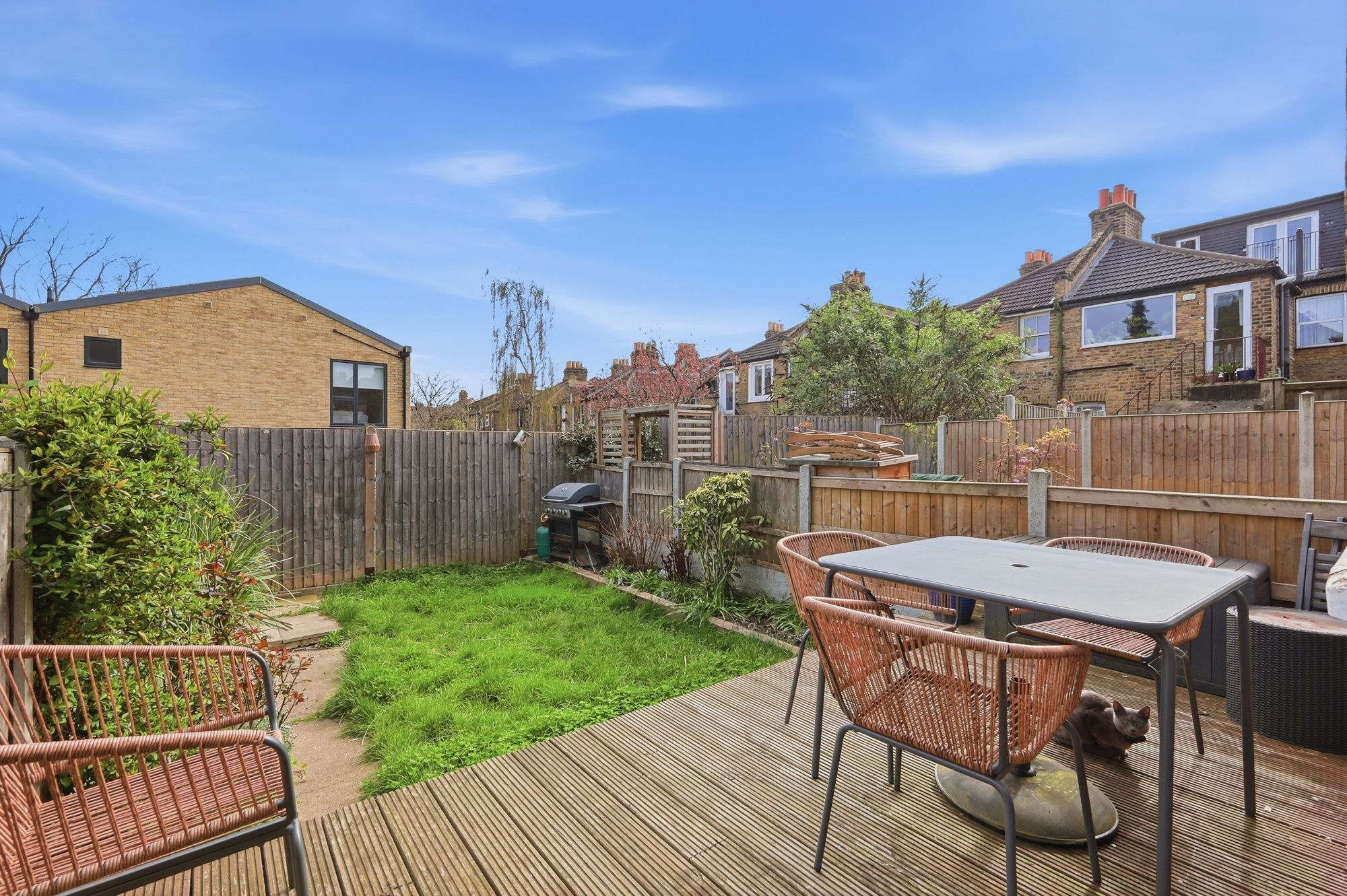 2 bed flat for sale in Albert Road, Leyton, E10 12