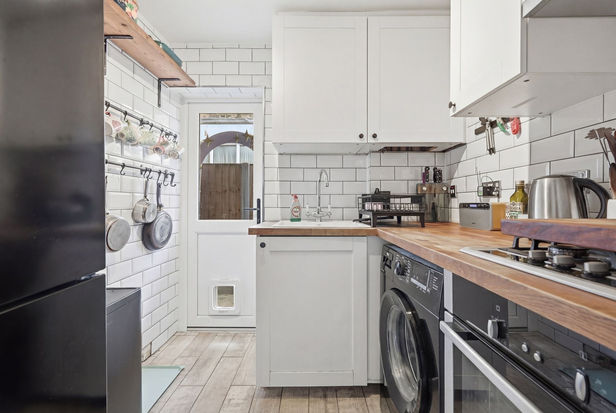 2 bed flat for sale in Albert Road, Leyton, E10 10