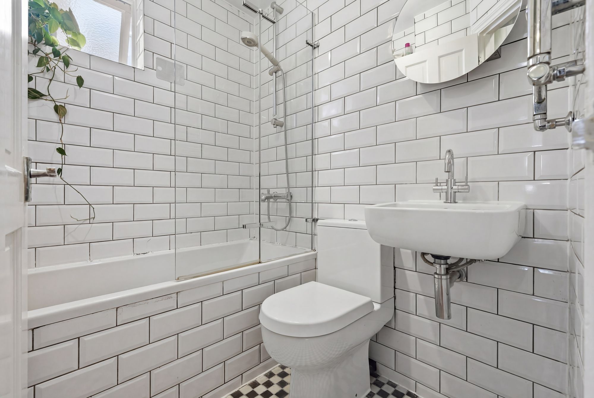 2 bed flat for sale in Albert Road, Leyton, E10  - Property Image 3