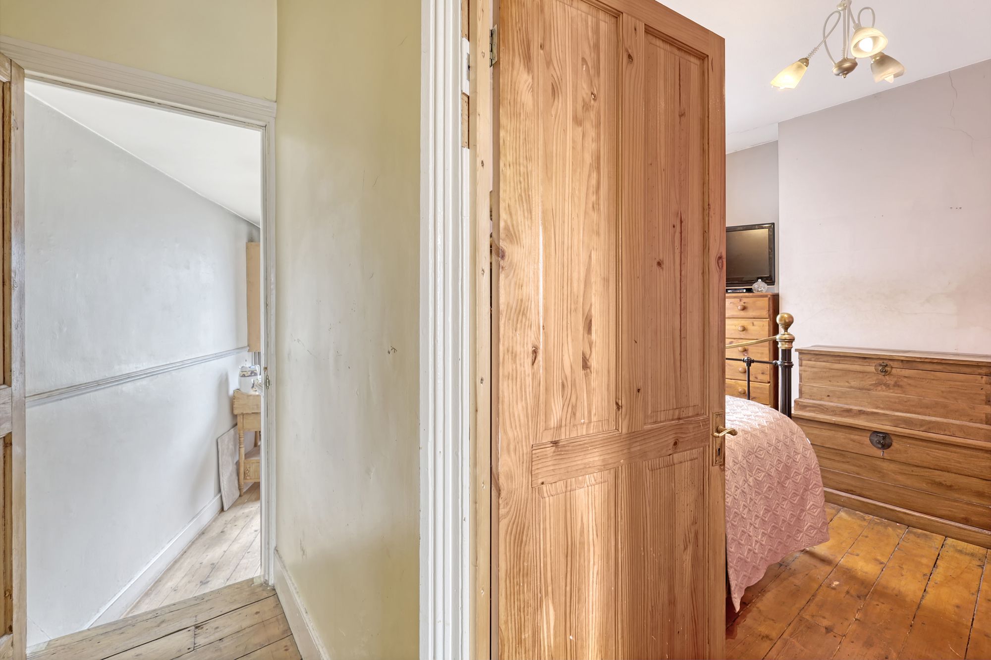 4 bed terraced house for sale in Leslie Road, London, E11  - Property Image 13