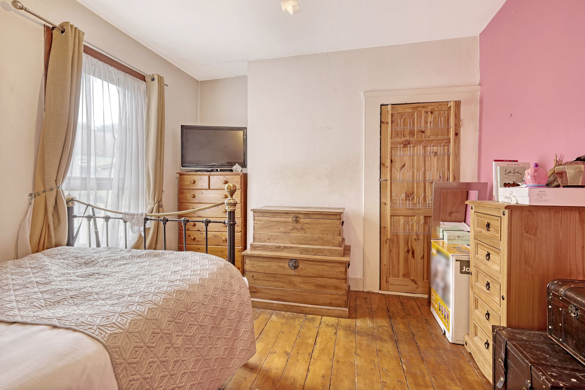 4 bed terraced house for sale in Leslie Road, London, E11 6