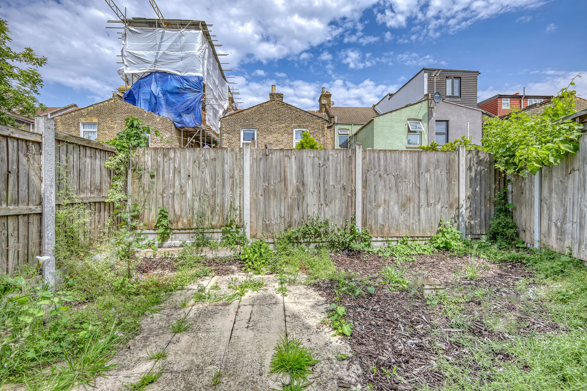 4 bed terraced house for sale in Leslie Road, London, E11 5