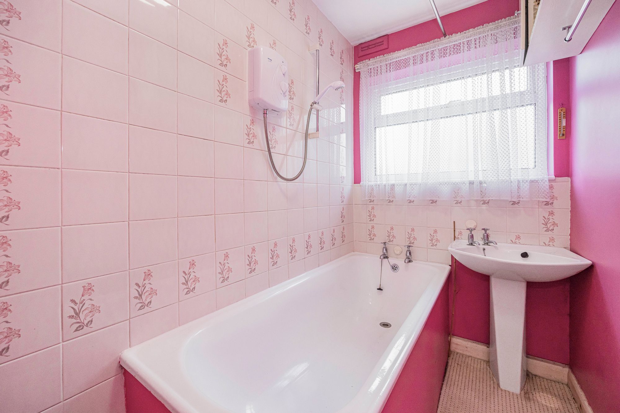 3 bed mid-terraced house for sale in Odessa Road, Forest Gate  - Property Image 9