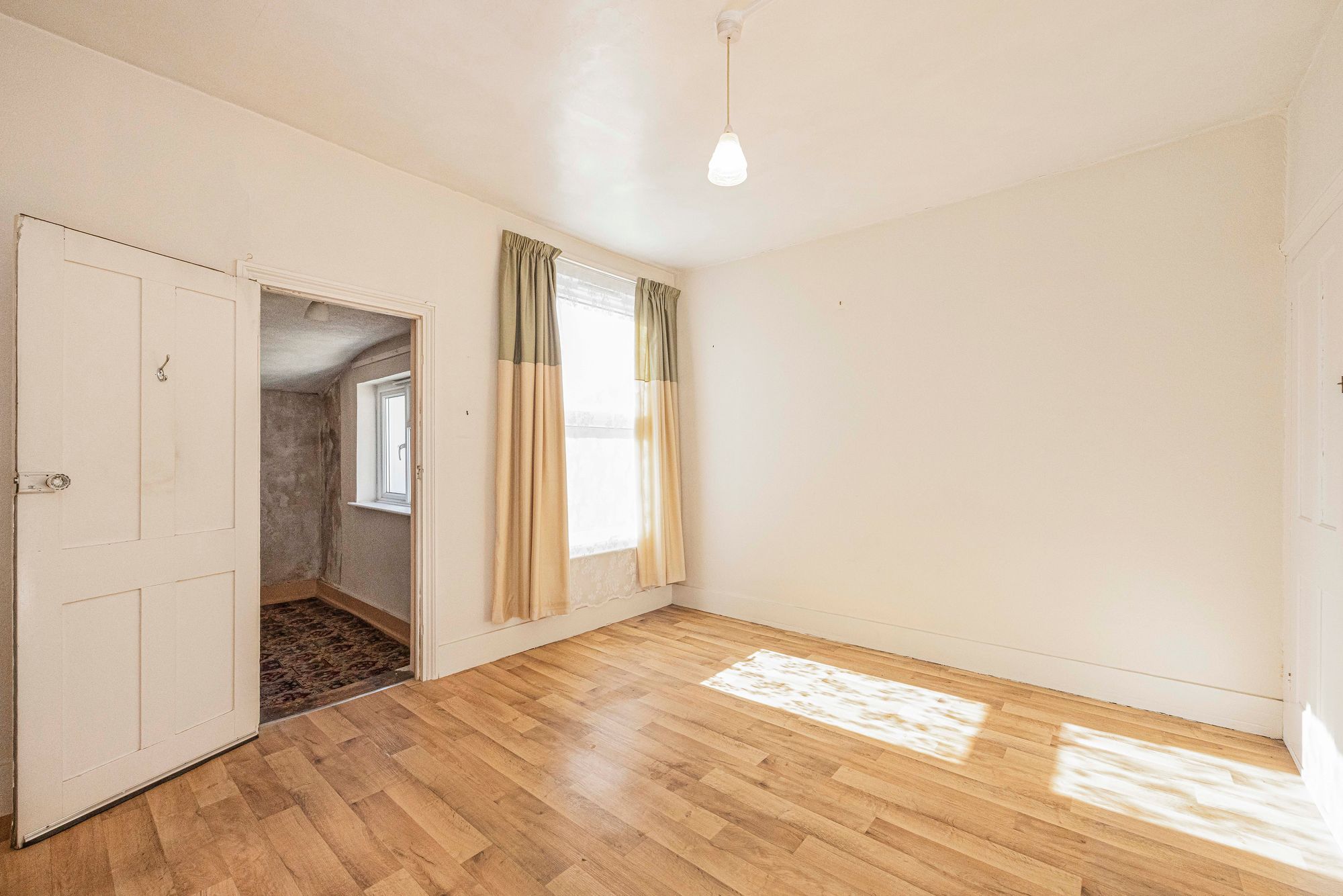 3 bed mid-terraced house for sale in Odessa Road, Forest Gate  - Property Image 12