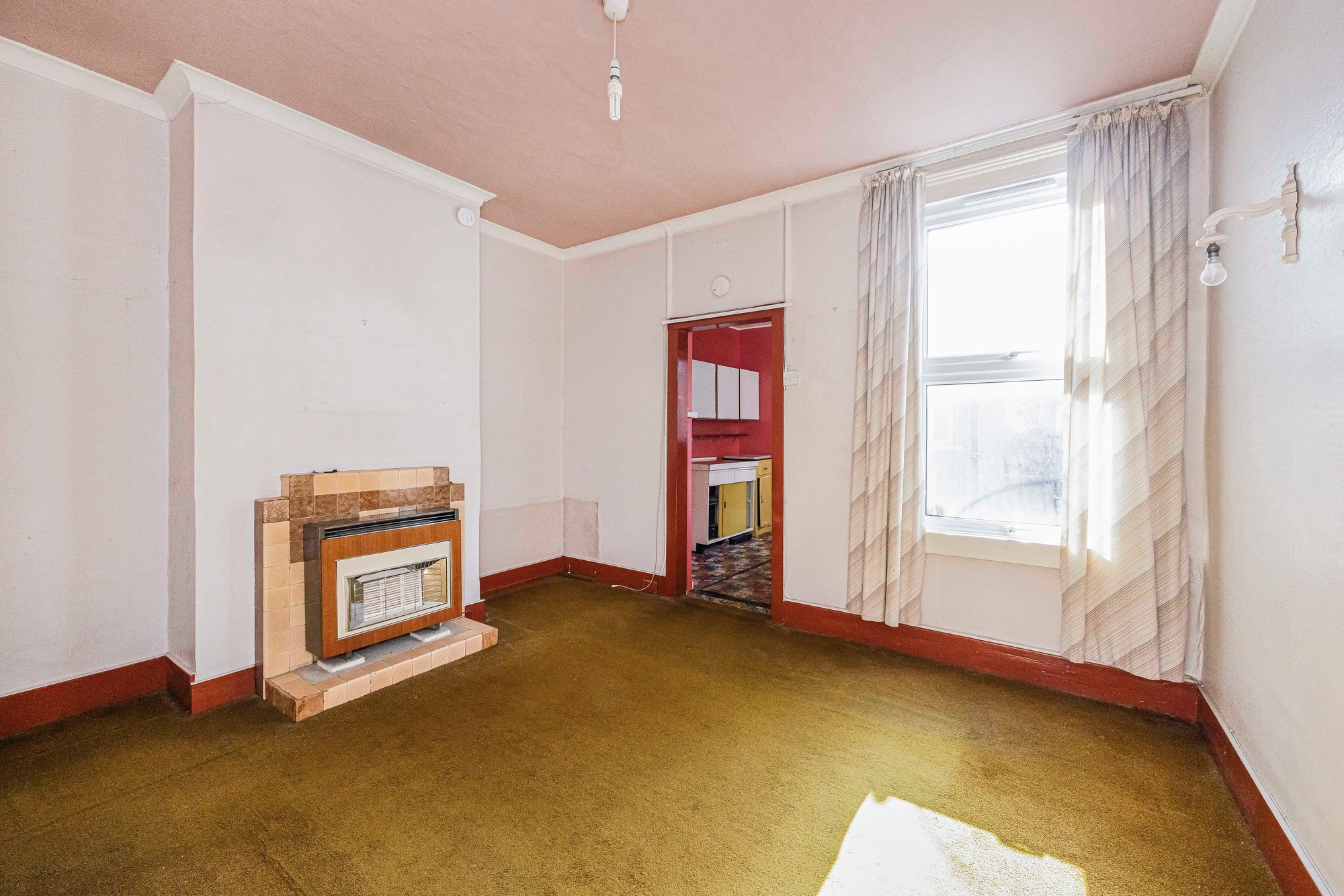 3 bed mid-terraced house for sale in Odessa Road, Forest Gate  - Property Image 5
