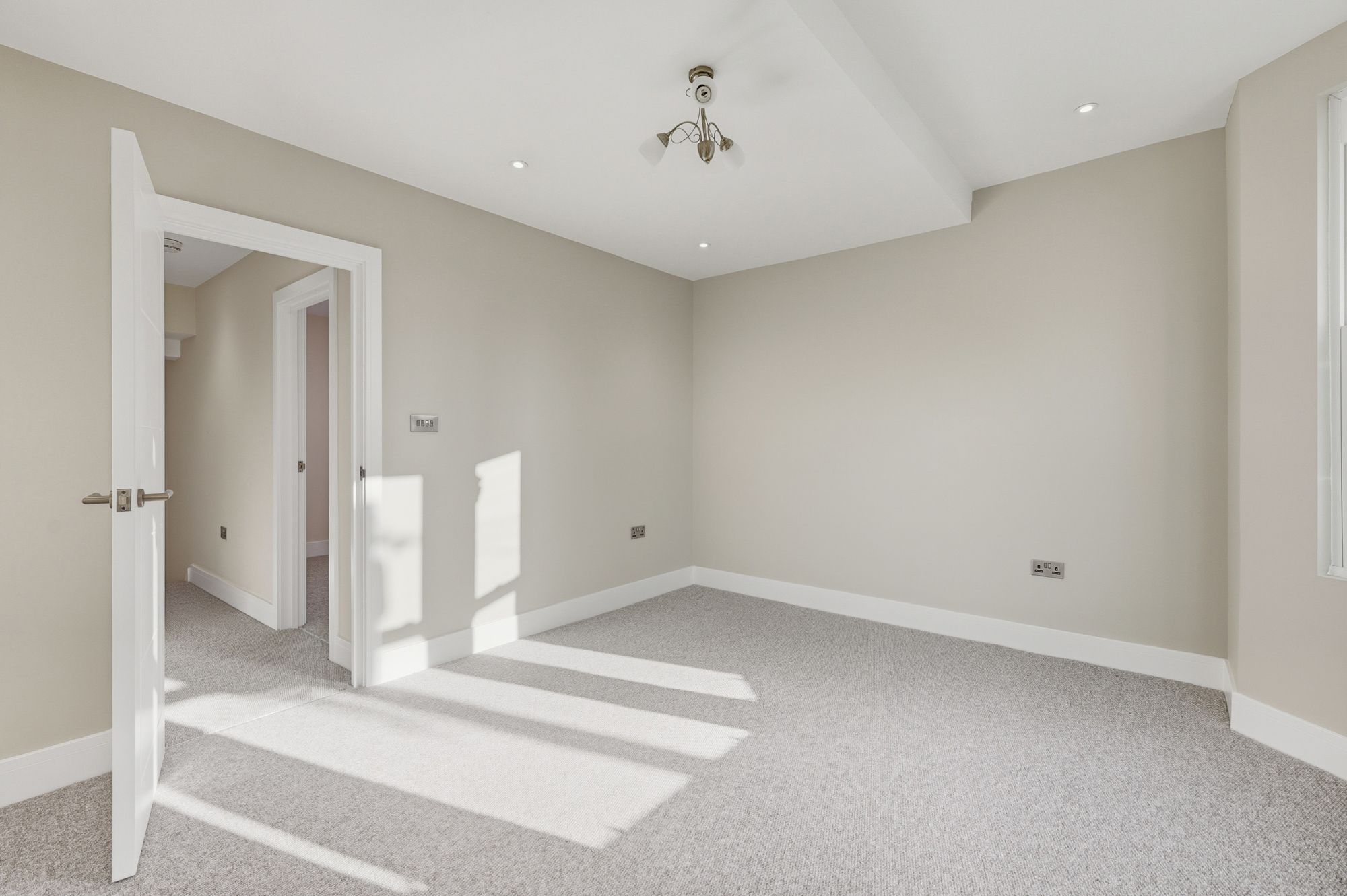 4 bed terraced house for sale in Capworth Street, Leyton, E10  - Property Image 19