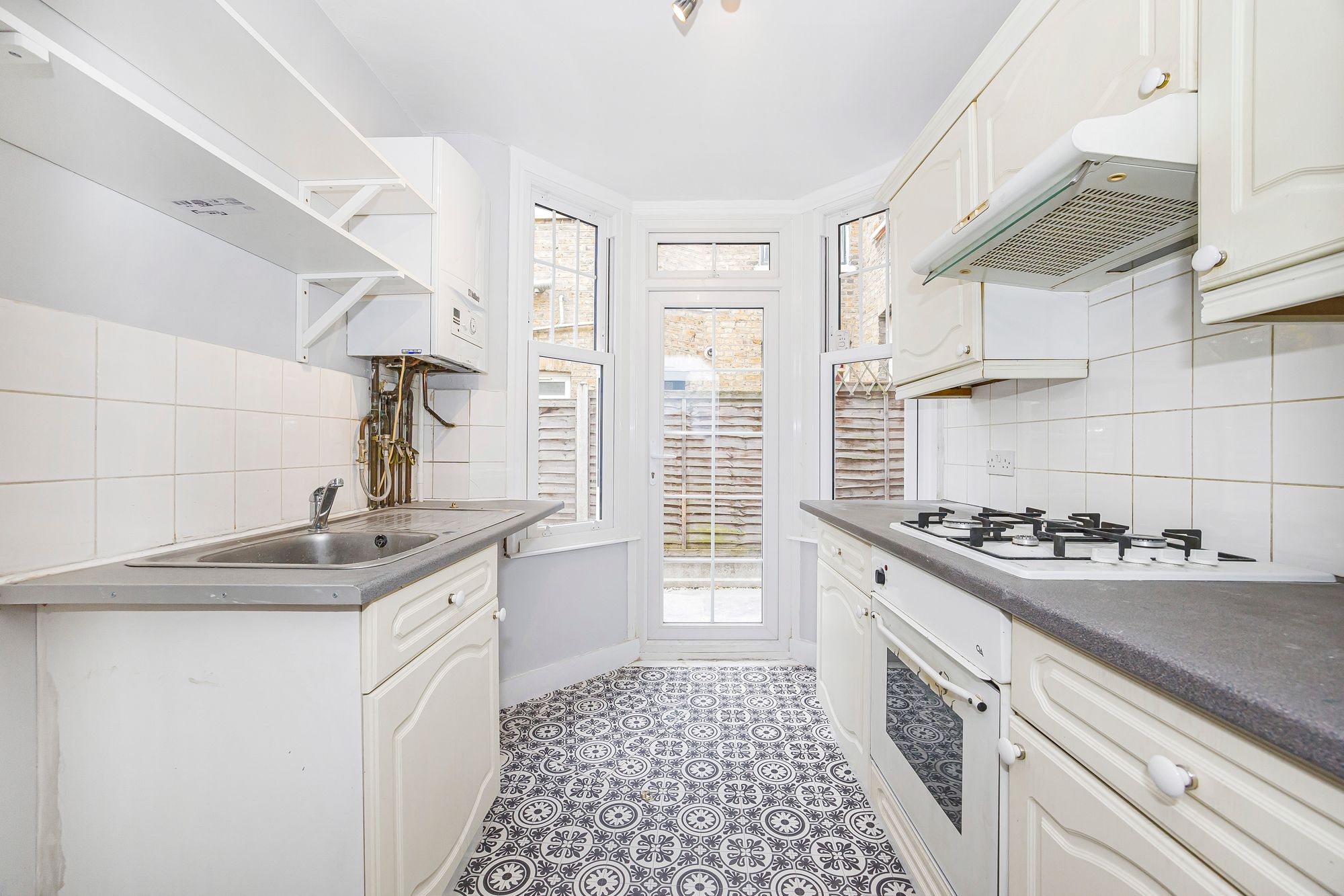 2 bed for sale in Morley Road, Leyton, E10 9