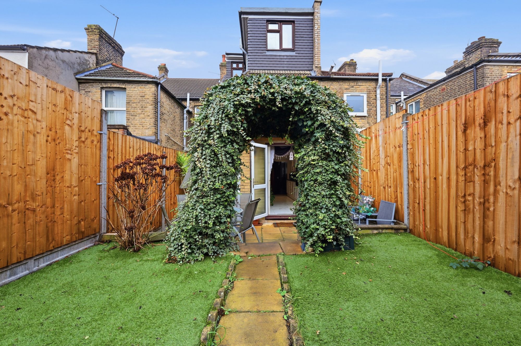 6 bed mid-terraced house for sale in Capworth Street, Leyton, E10  - Property Image 22