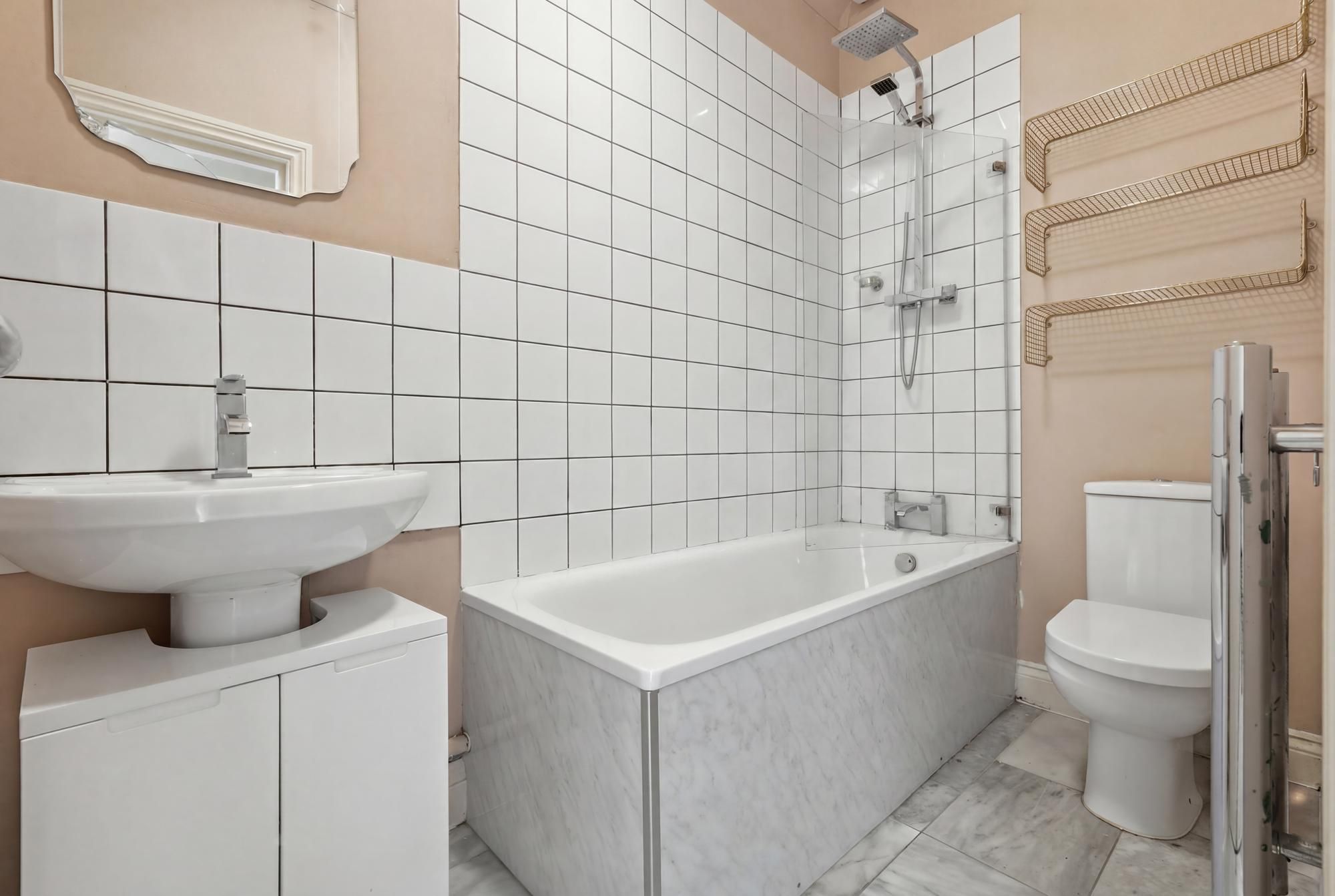 1 bed flat for sale in Newport Road, Brodie Court, E10  - Property Image 4