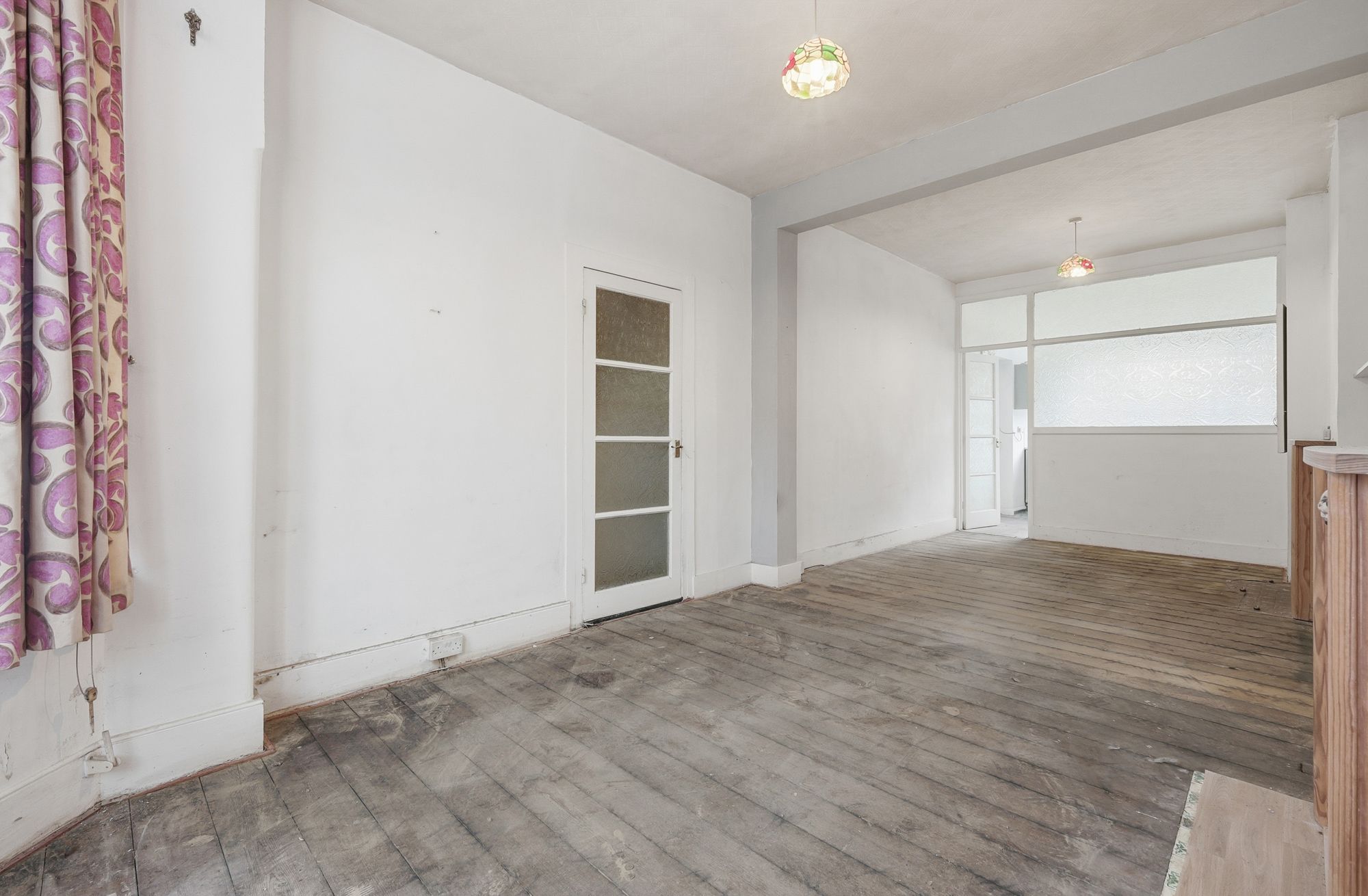 3 bed mid-terraced house for sale in Montpelier Gardens, London, E6  - Property Image 6