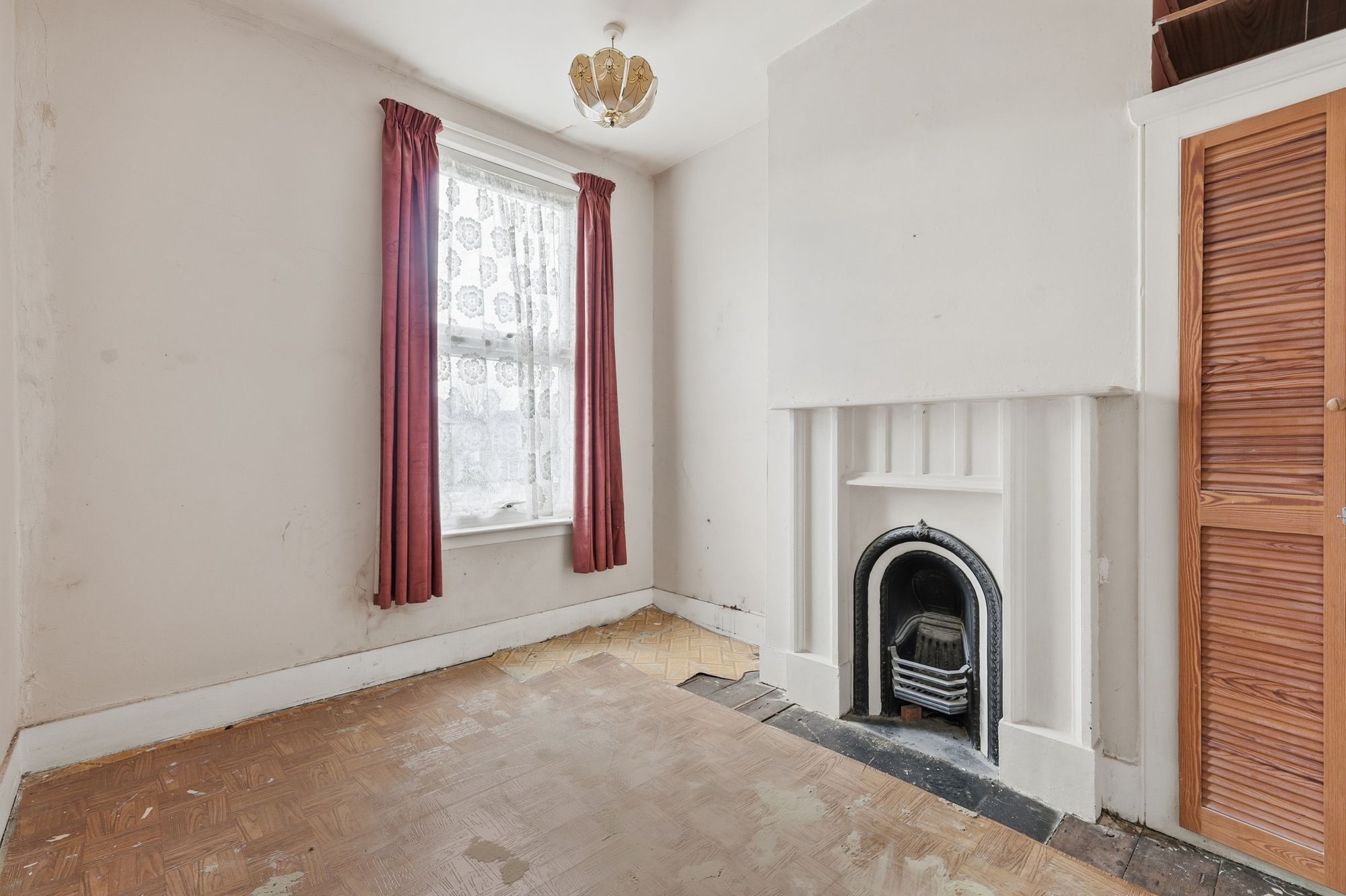 3 bed mid-terraced house for sale in Montpelier Gardens, London, E6  - Property Image 14