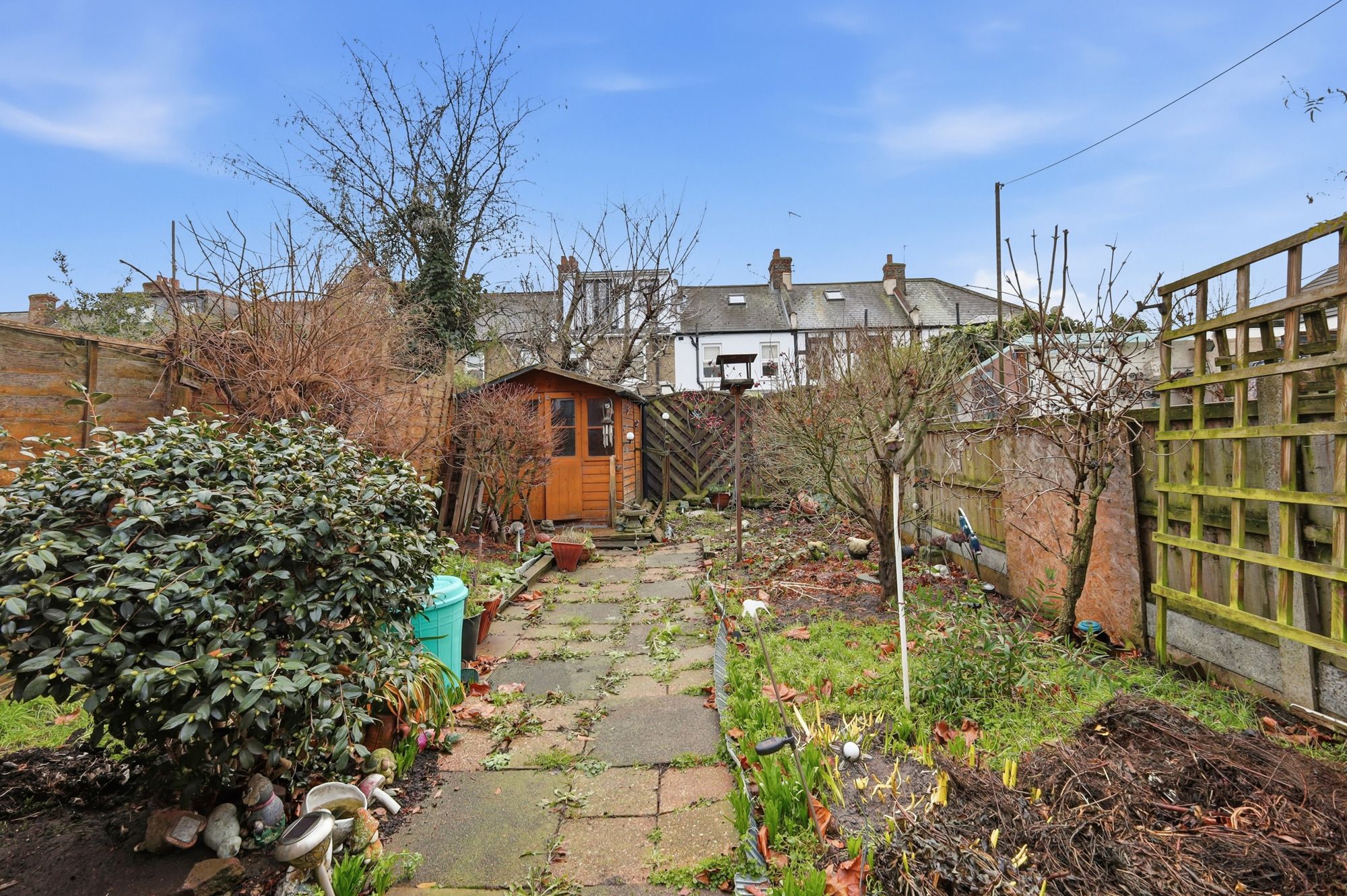 3 bed mid-terraced house for sale in Montpelier Gardens, London, E6  - Property Image 16