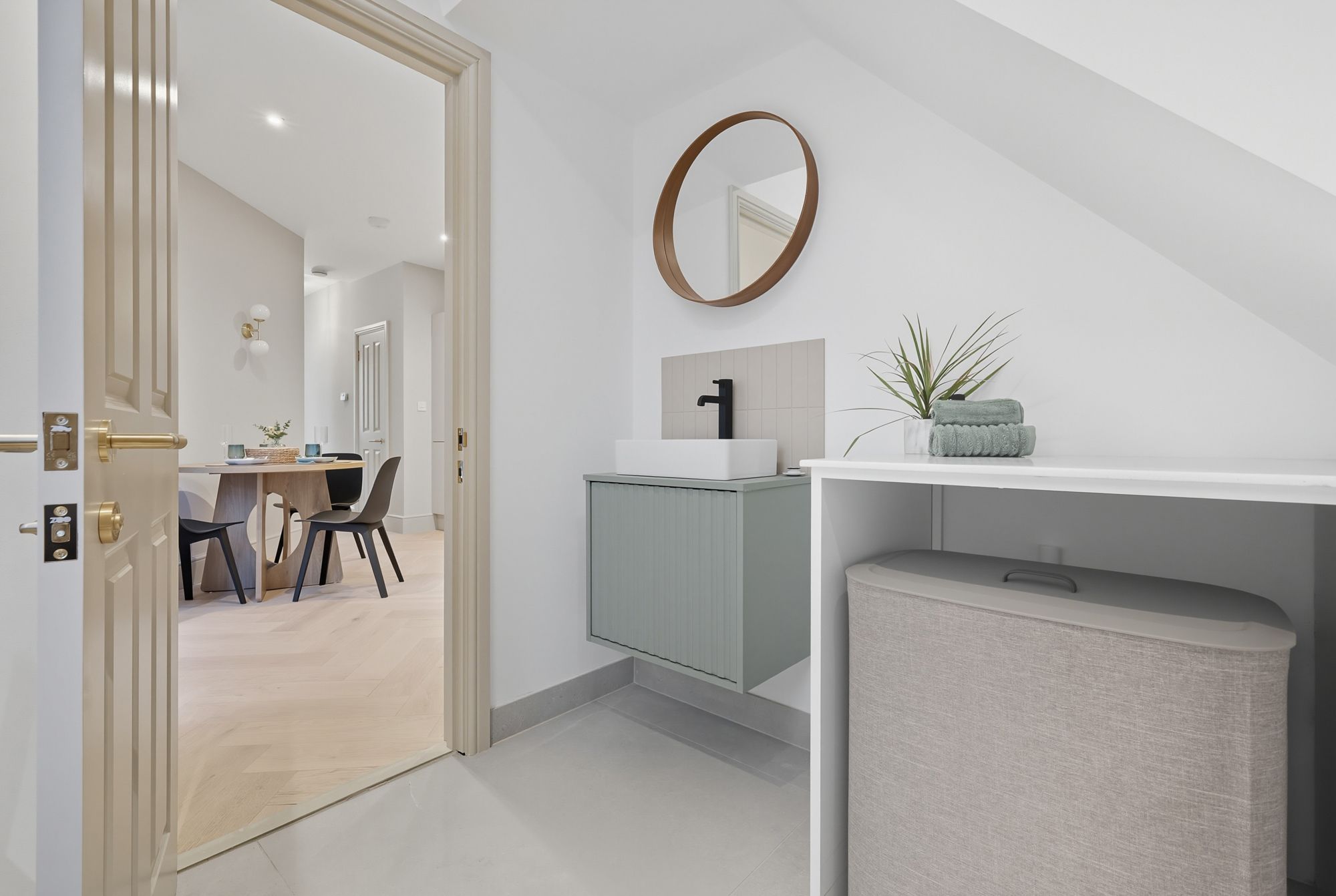 2 bed ground floor flat for sale in Brunswick Road Leyton, E10 19