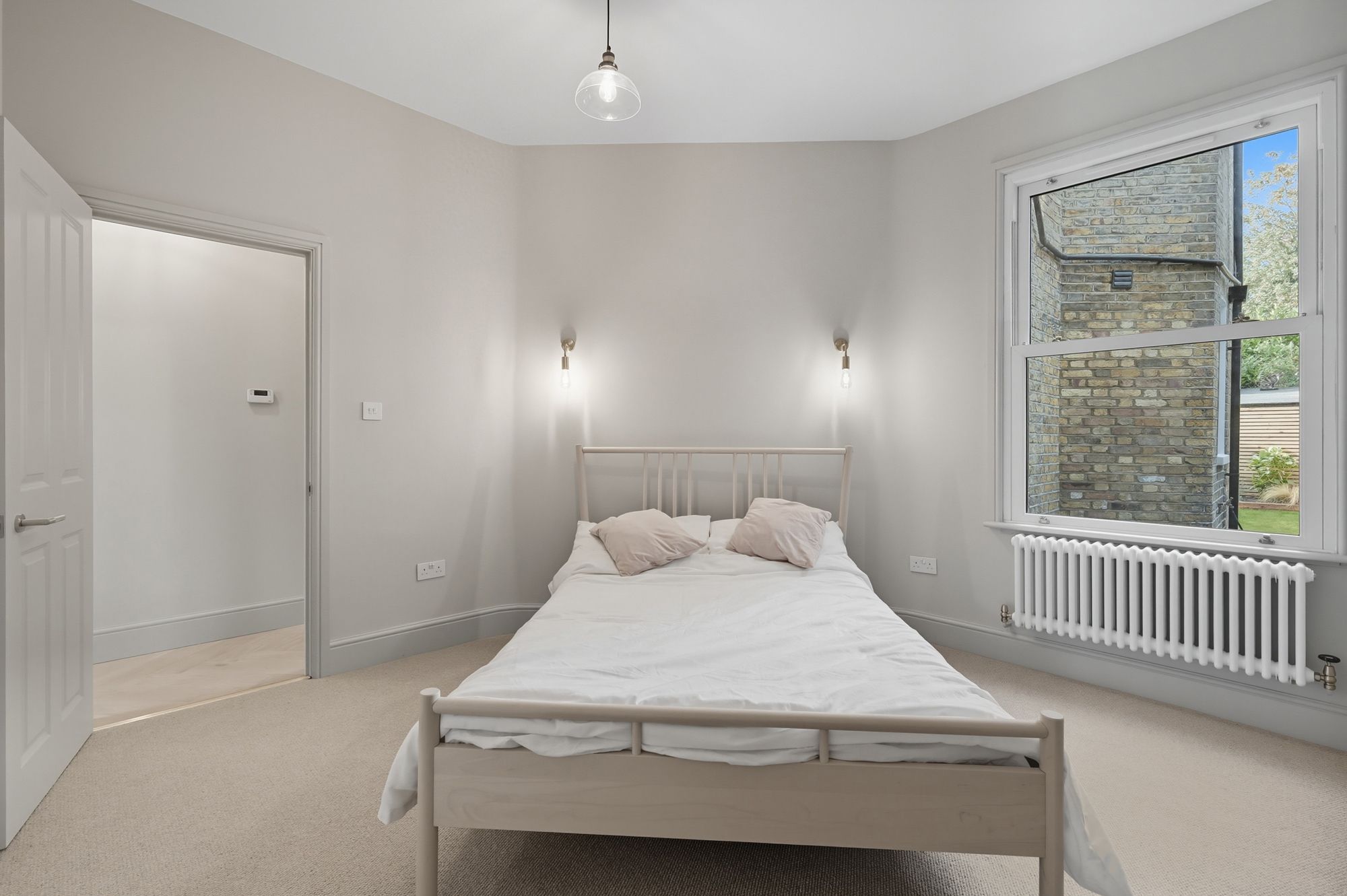 2 bed ground floor flat for sale in Brunswick Road Leyton, E10 15