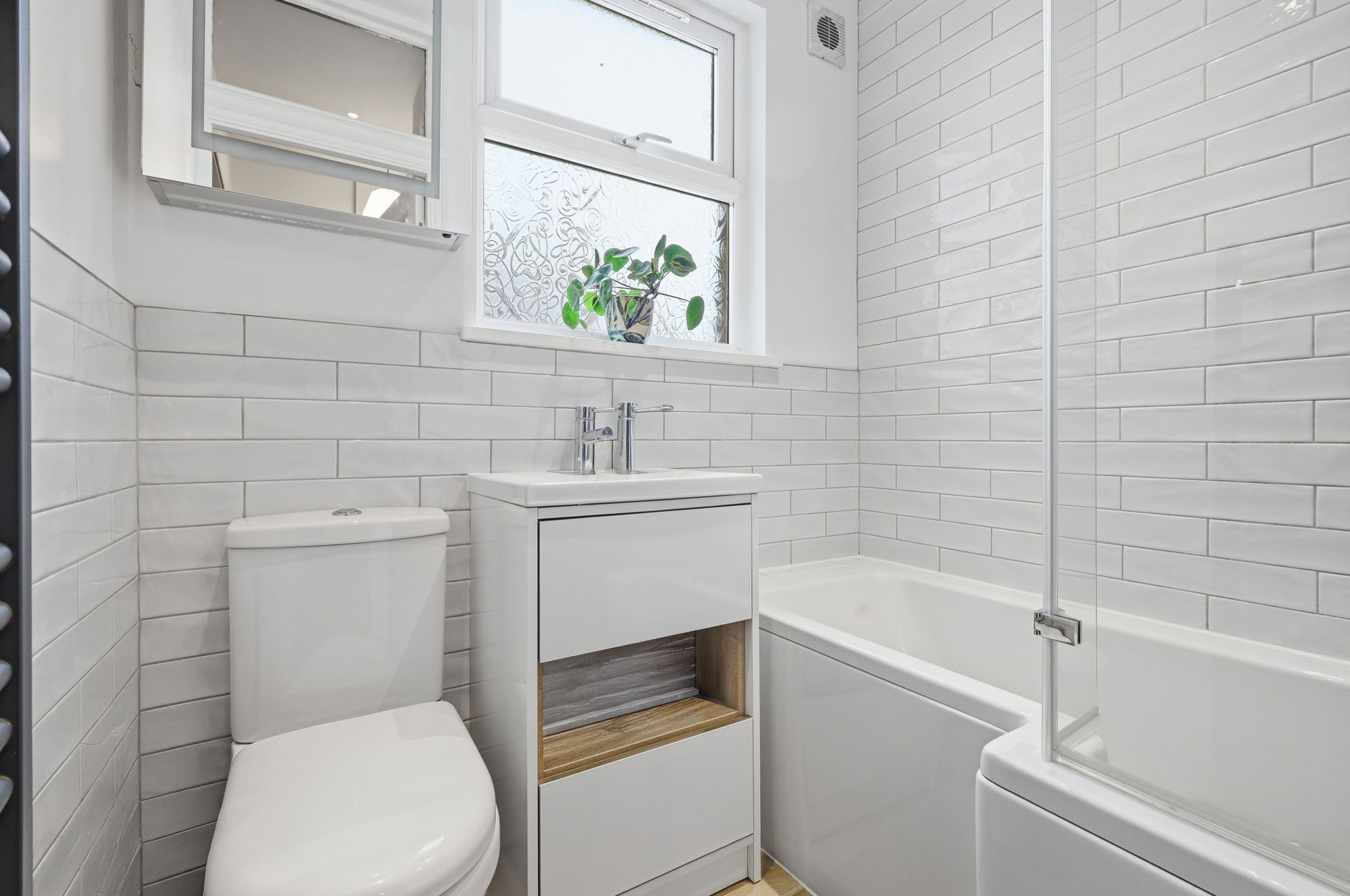 3 bed flat for sale in Brewster Road, Leyton, E10 18