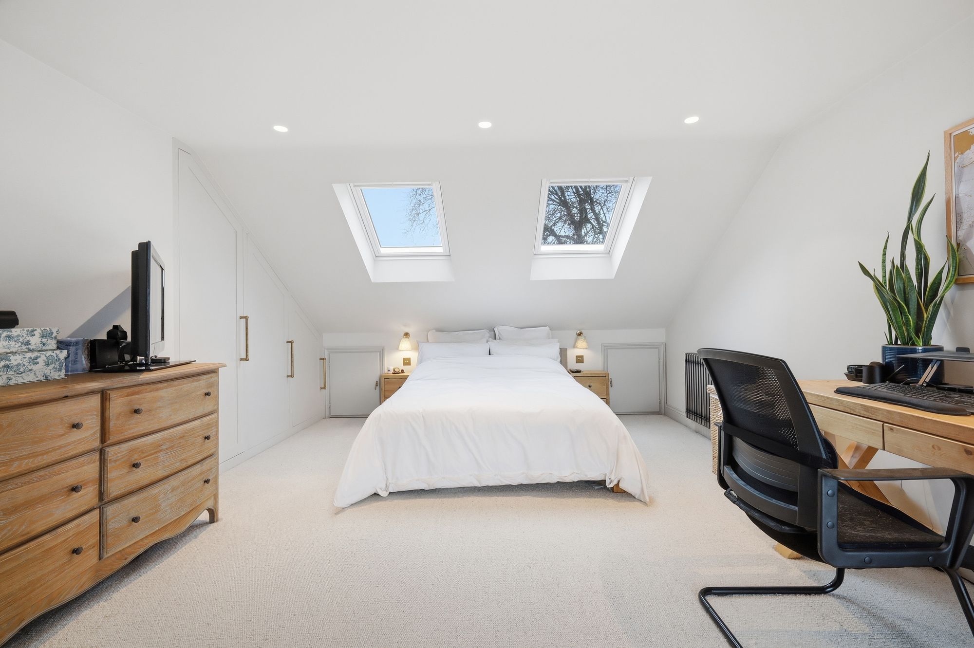 3 bed flat for sale in Brewster Road, Leyton, E10 11